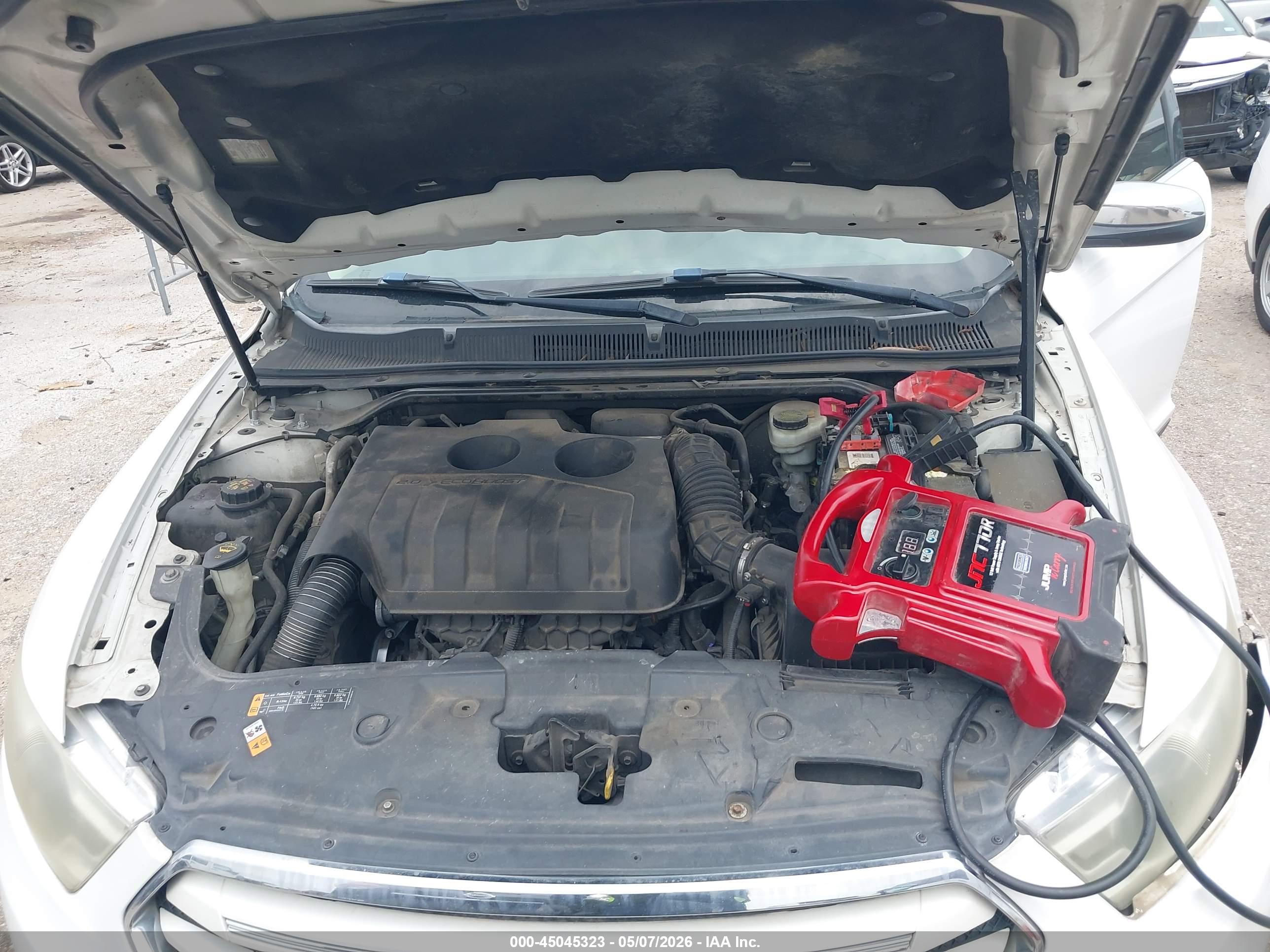 FORD TAURUS image 10