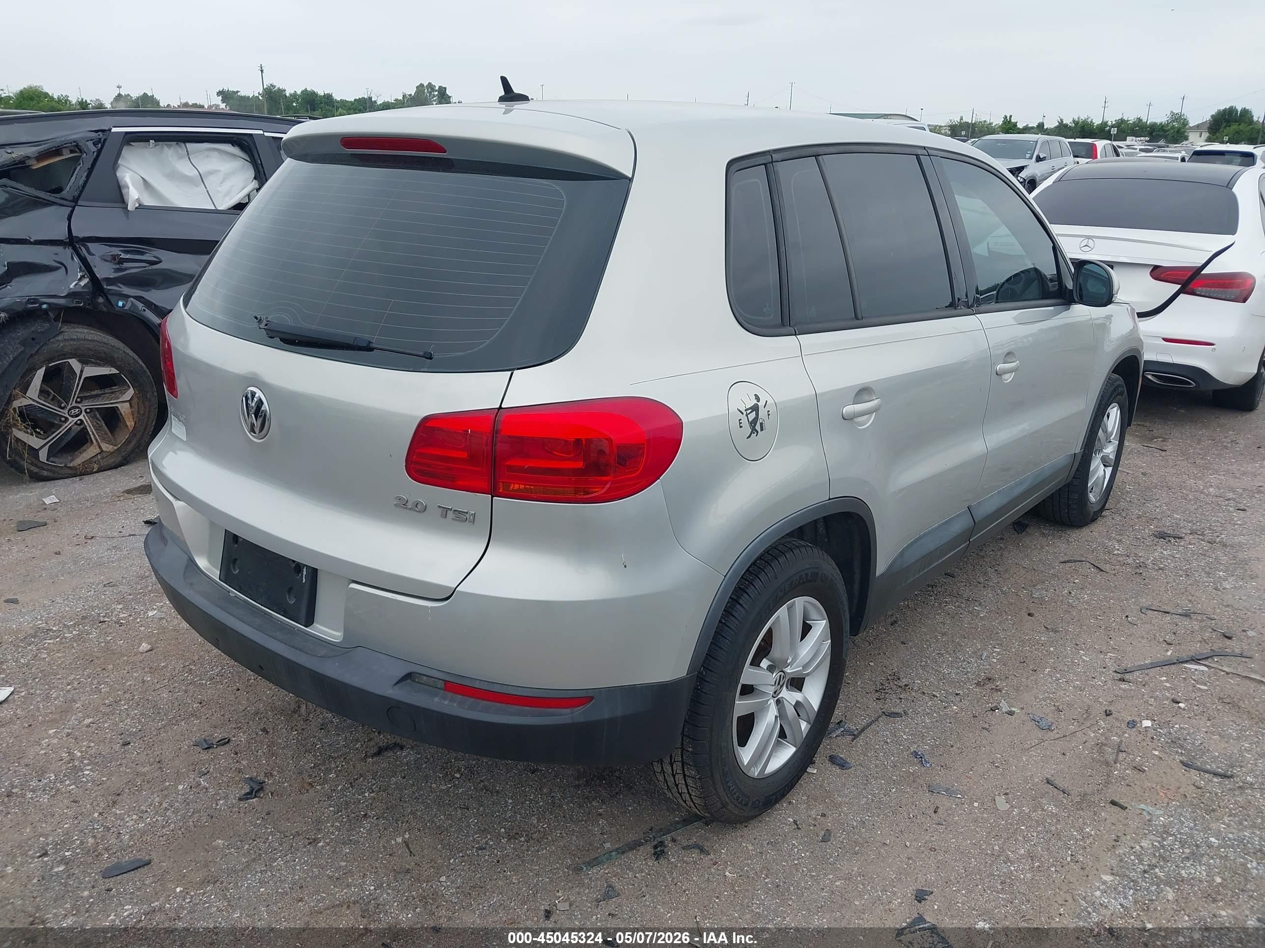 VOLKSWAGEN TIGUAN image 4