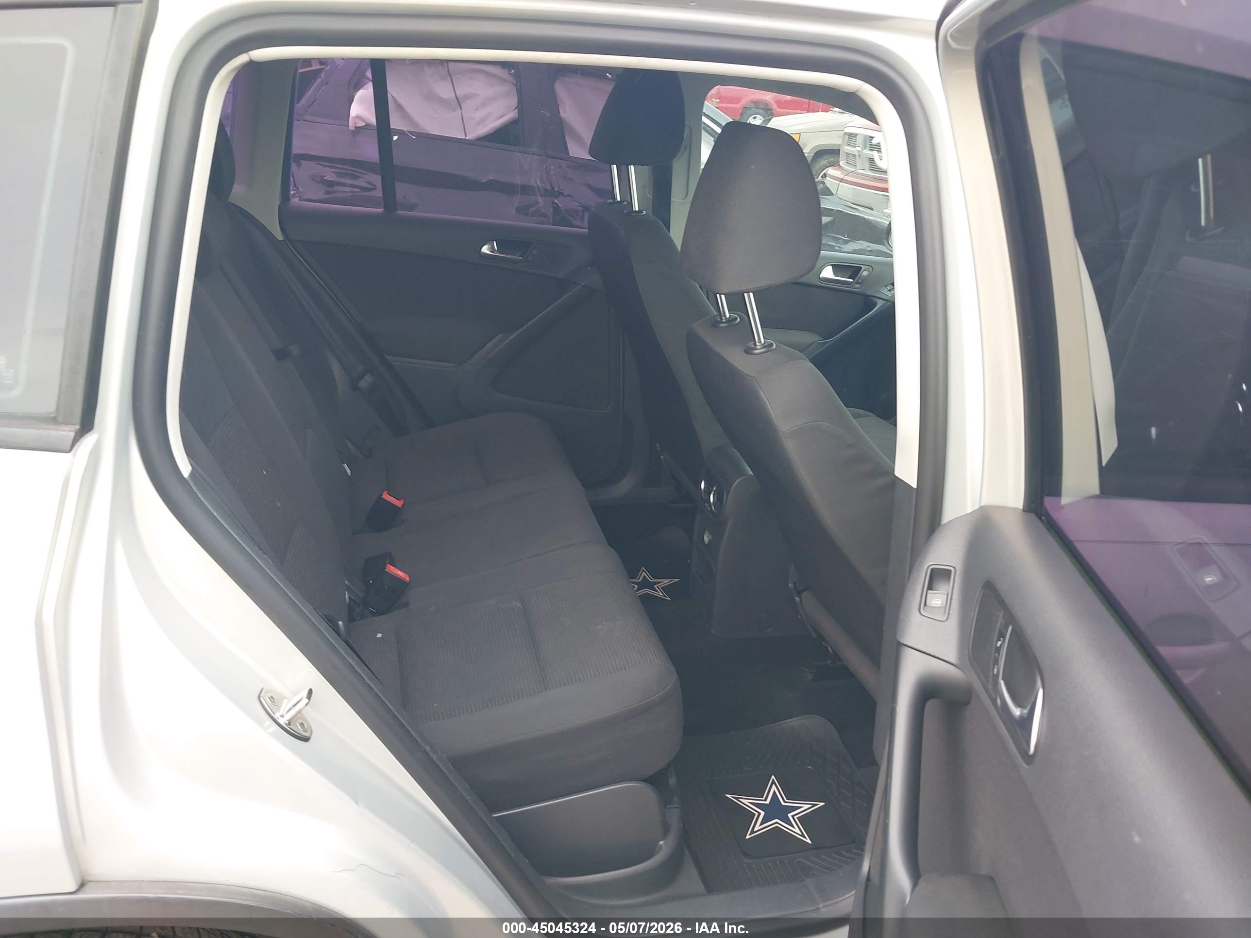 VOLKSWAGEN TIGUAN image 8
