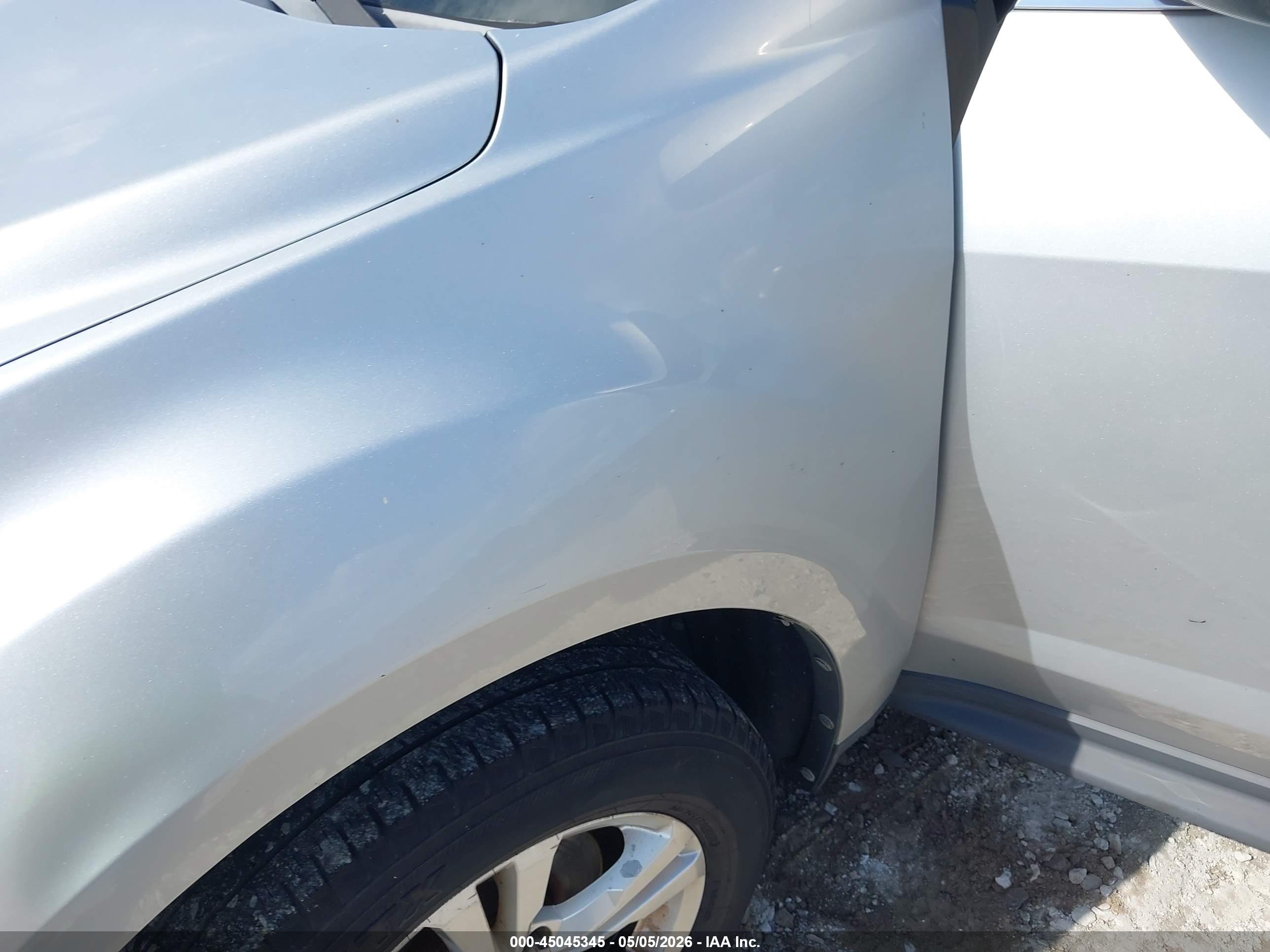CHEVROLET EQUINOX image 6