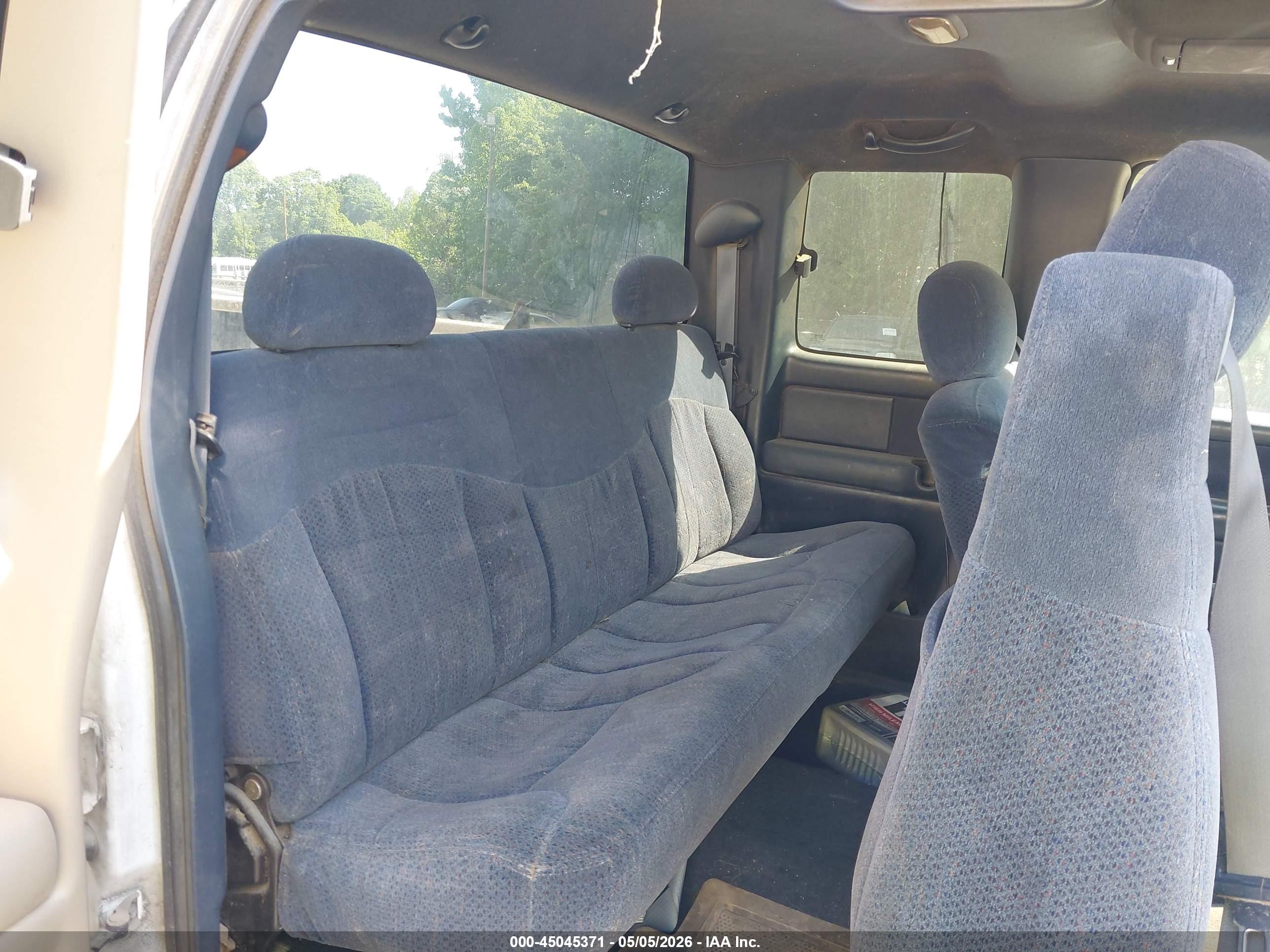 CHEVROLET SILVERADO image 8