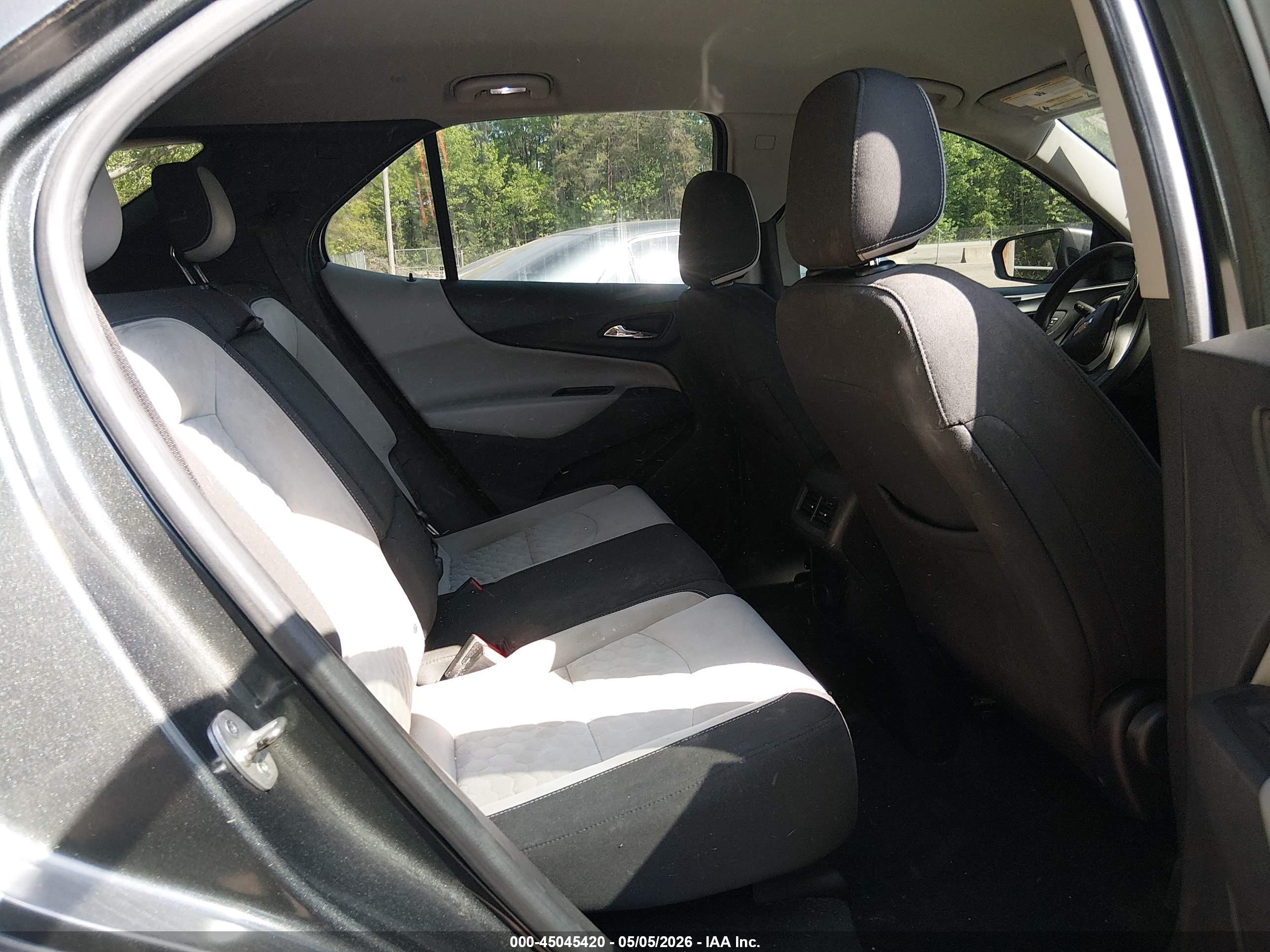CHEVROLET EQUINOX image 8