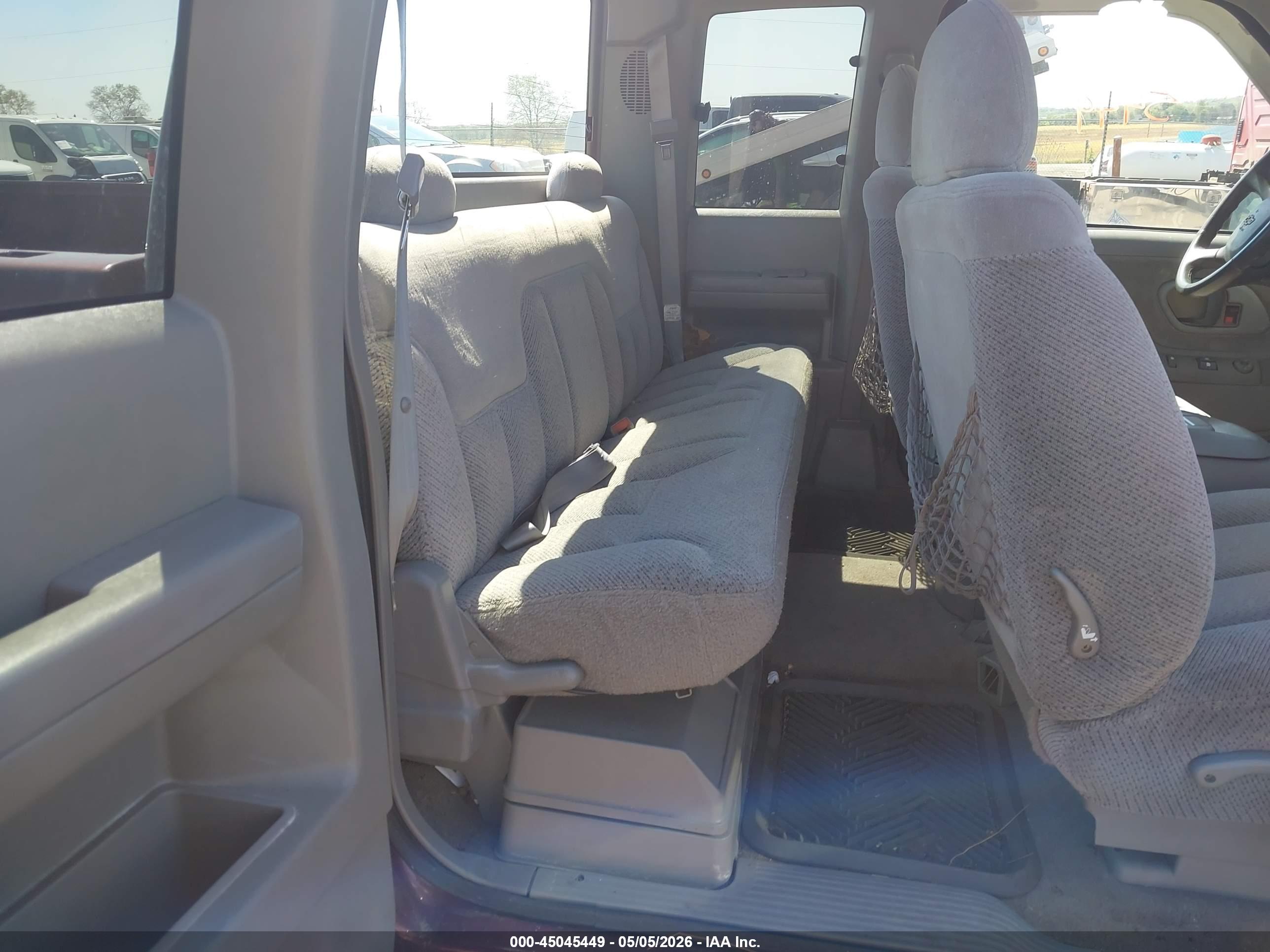 CHEVROLET C1500 image 8