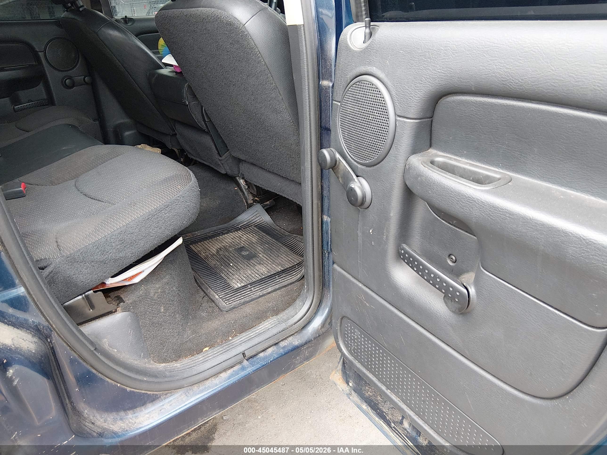 DODGE RAM image 8