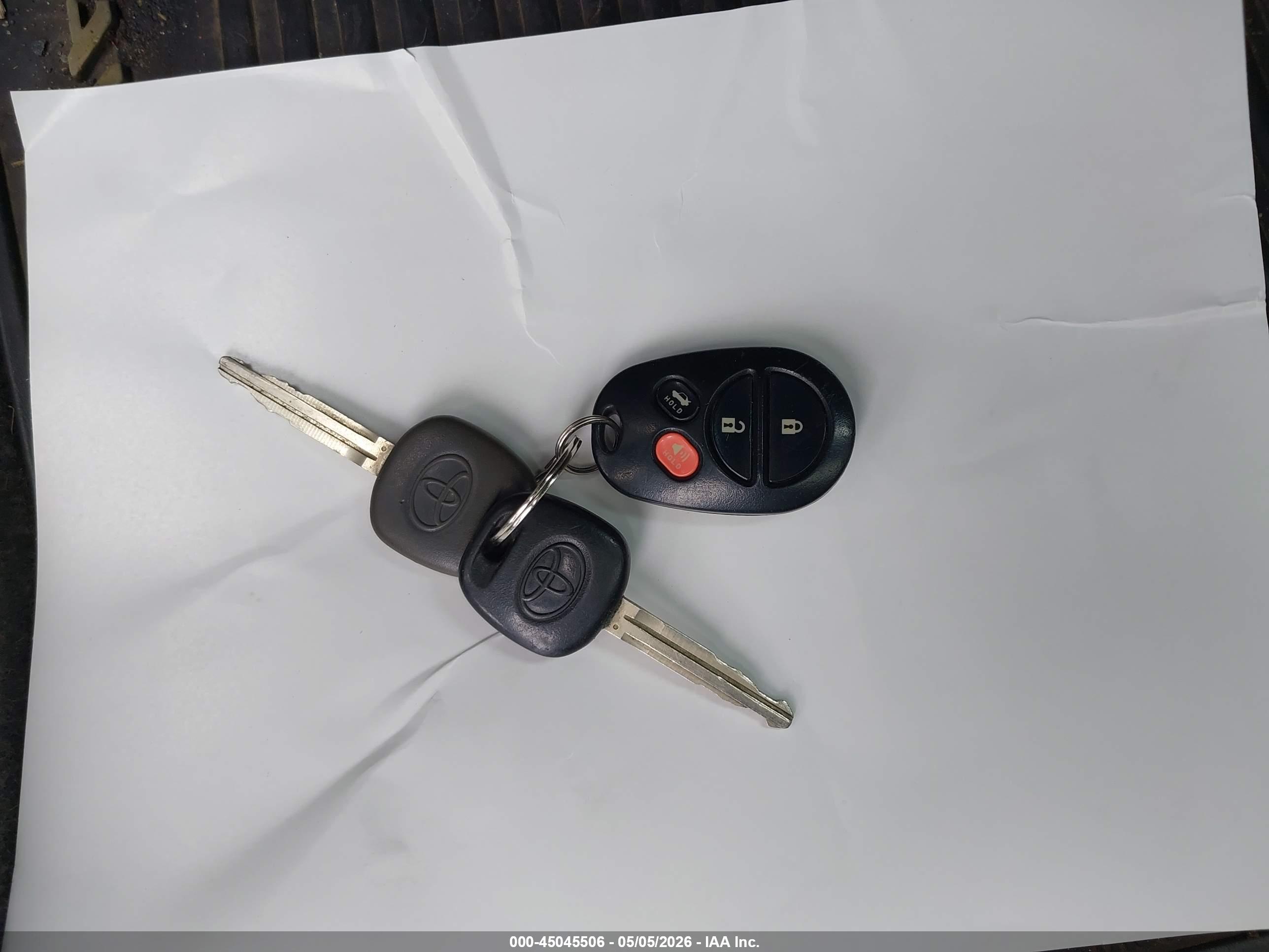 TOYOTA AVALON image 11