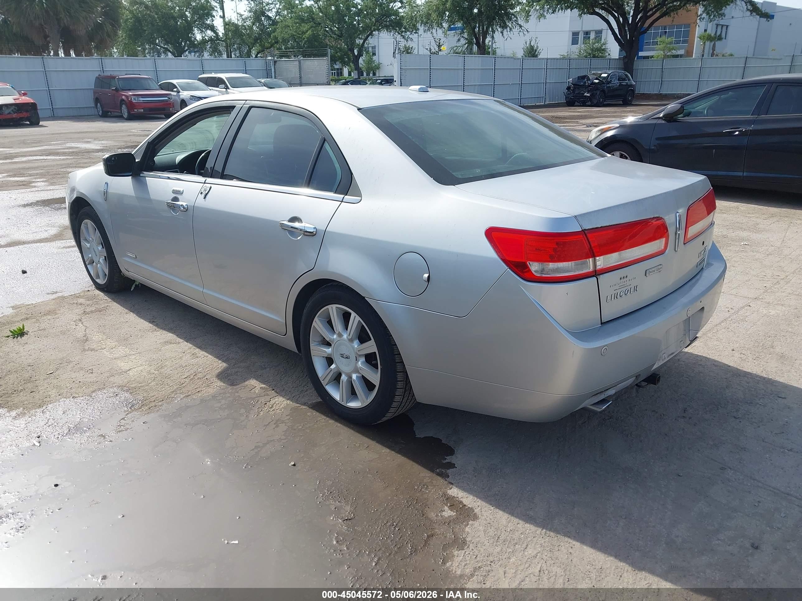 LINCOLN MKZ image 3