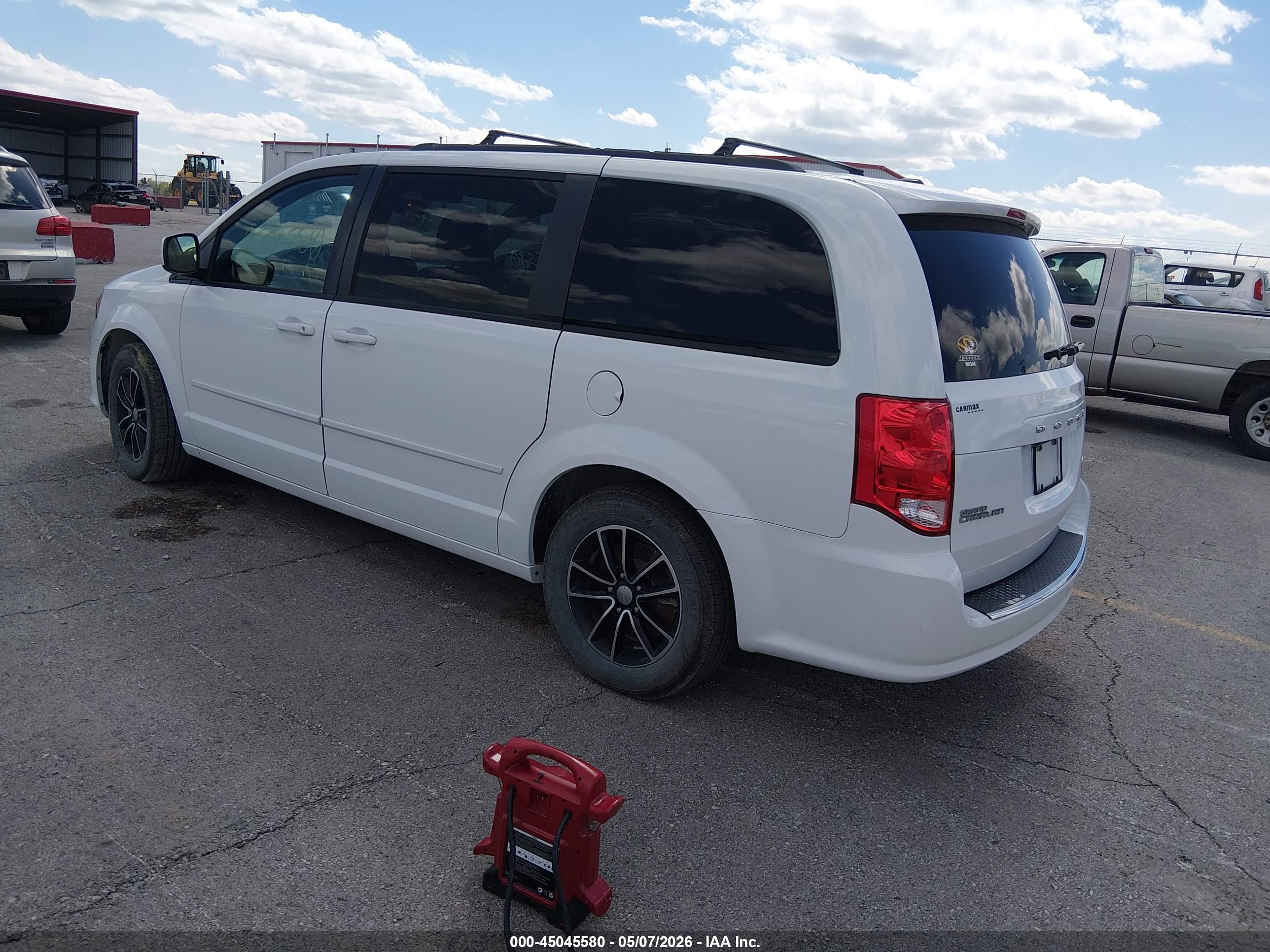 DODGE GRAND image 3