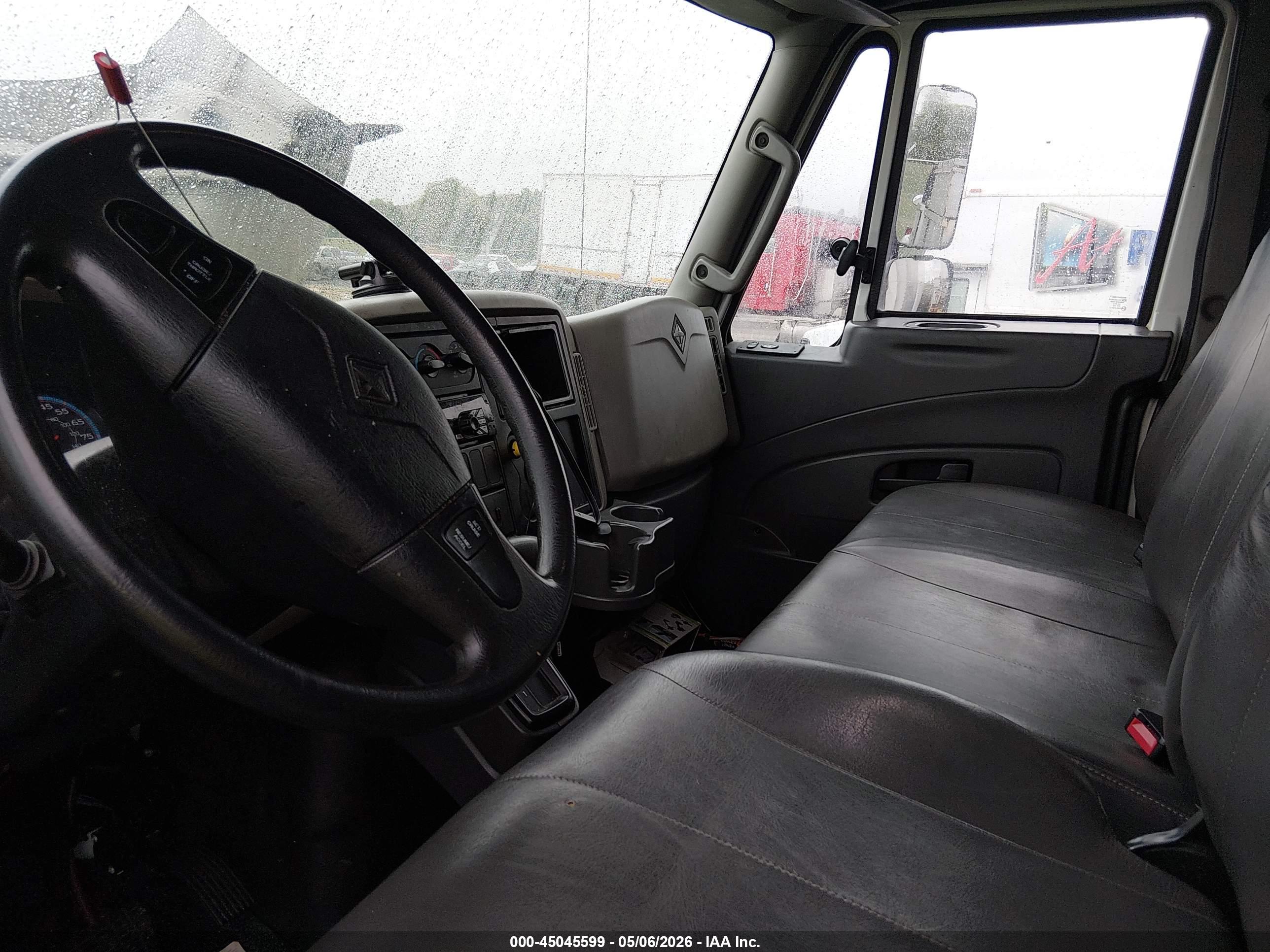 INTERNATIONAL 4000 image 8