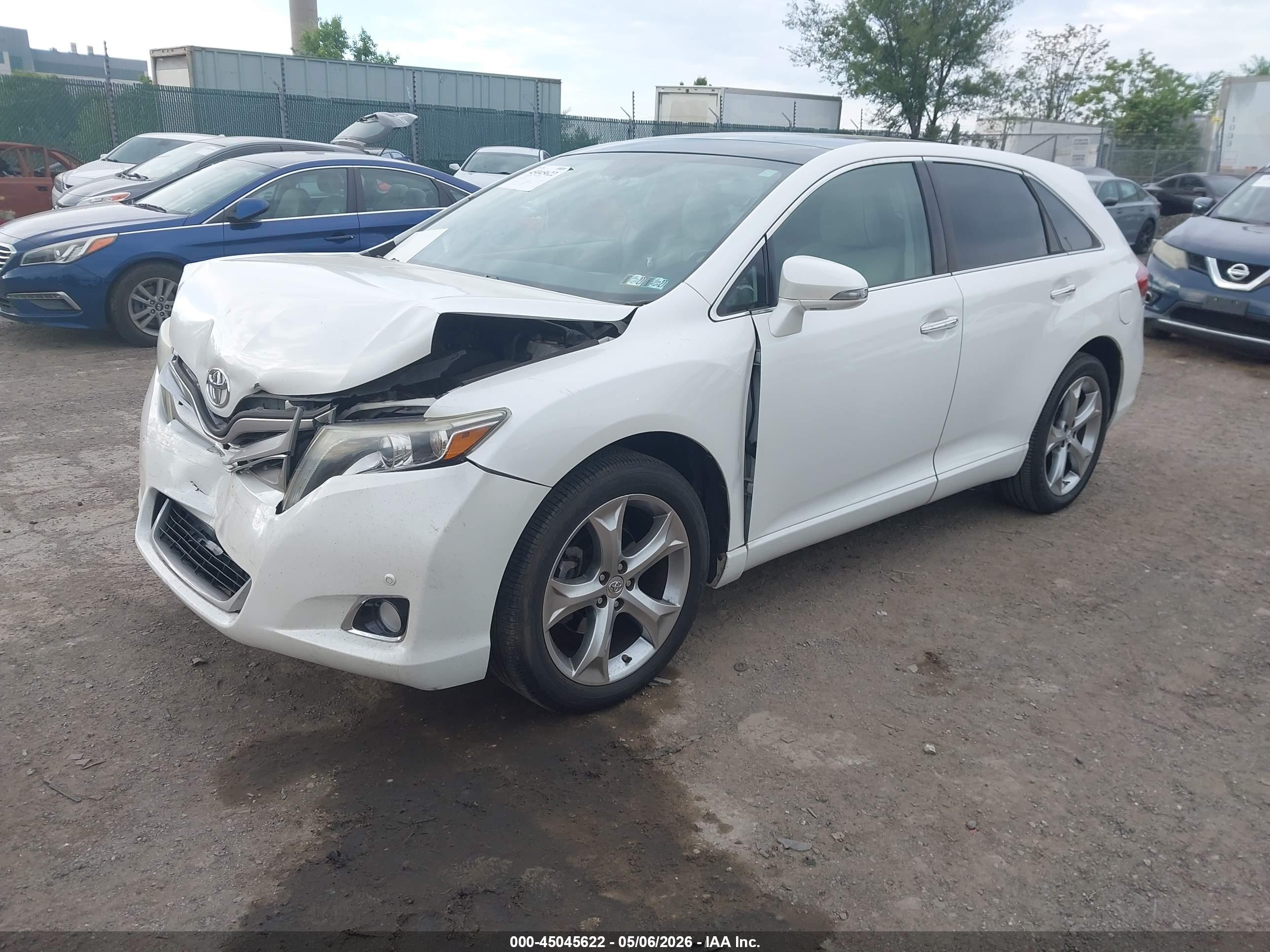 TOYOTA VENZA image 2