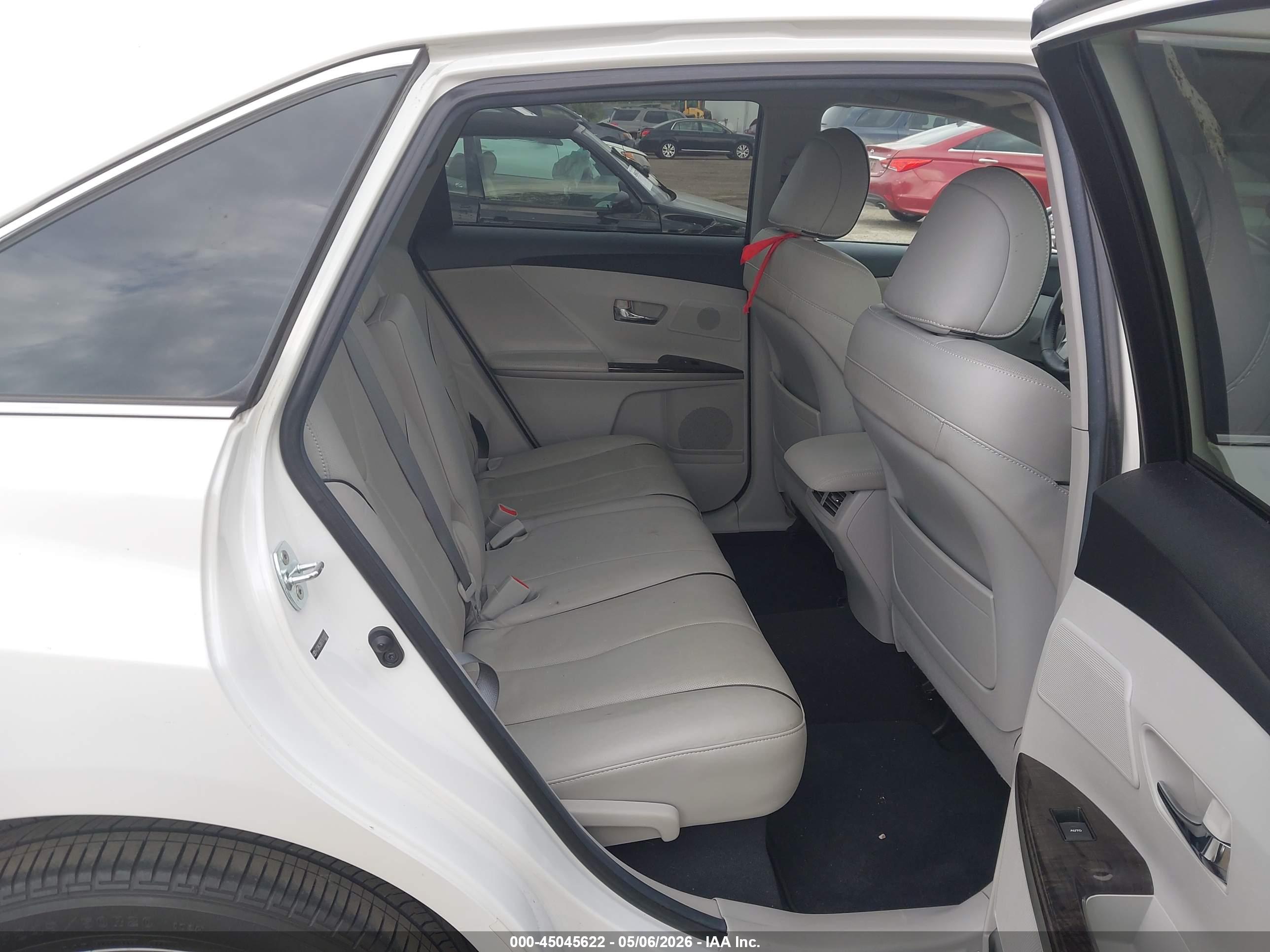 TOYOTA VENZA image 8