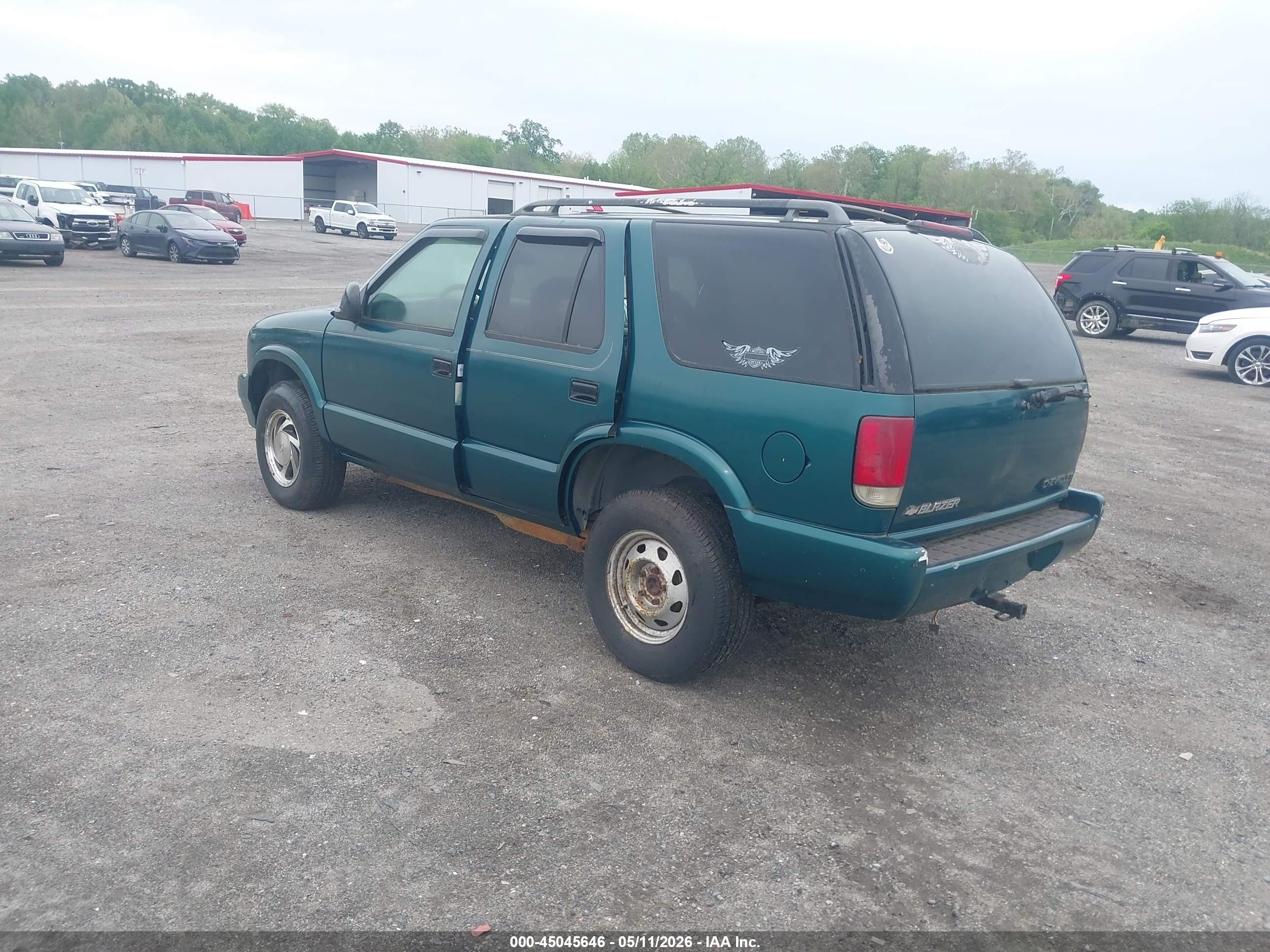 CHEVROLET BLAZER image 3