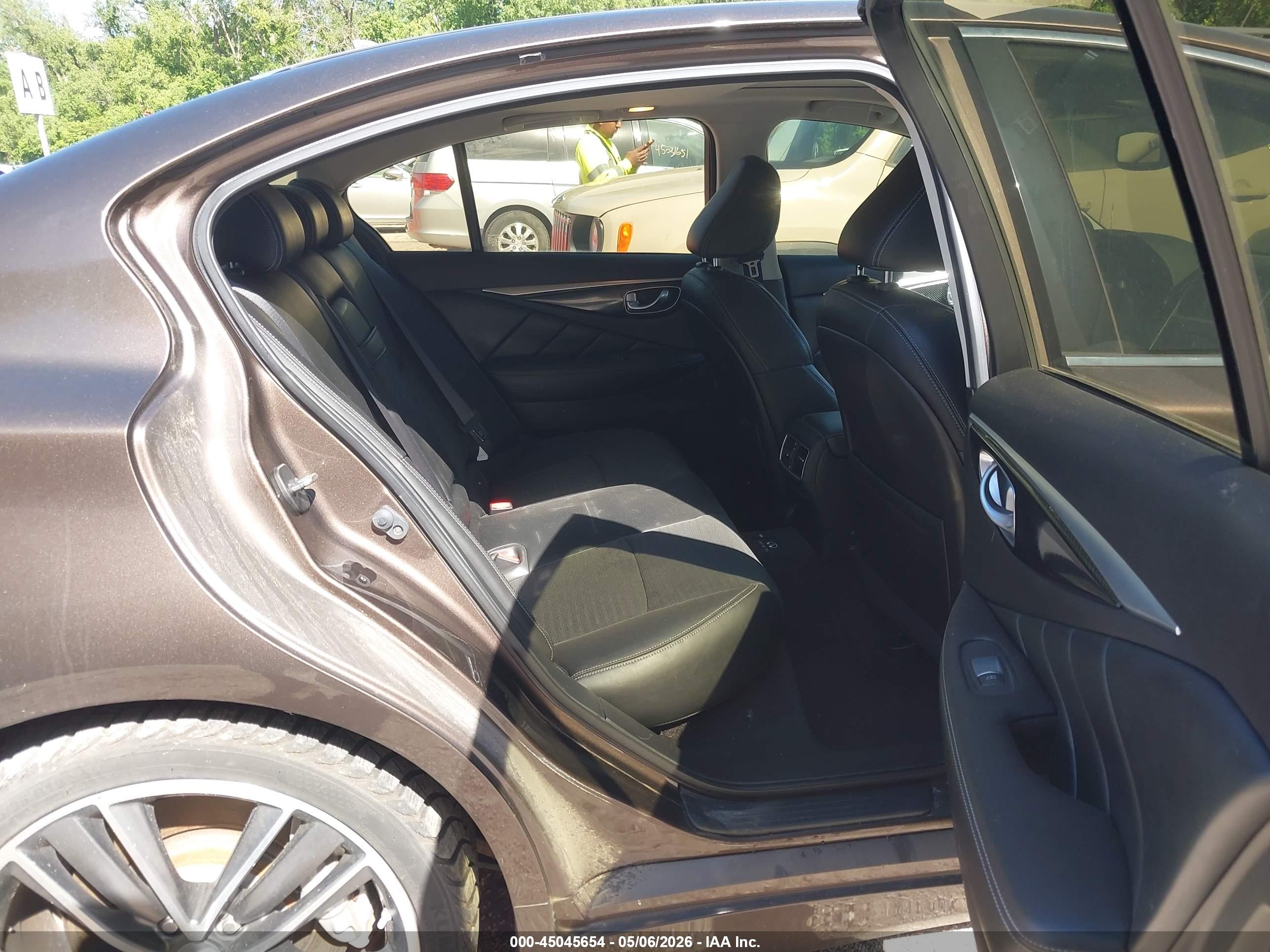 INFINITI Q50 image 8