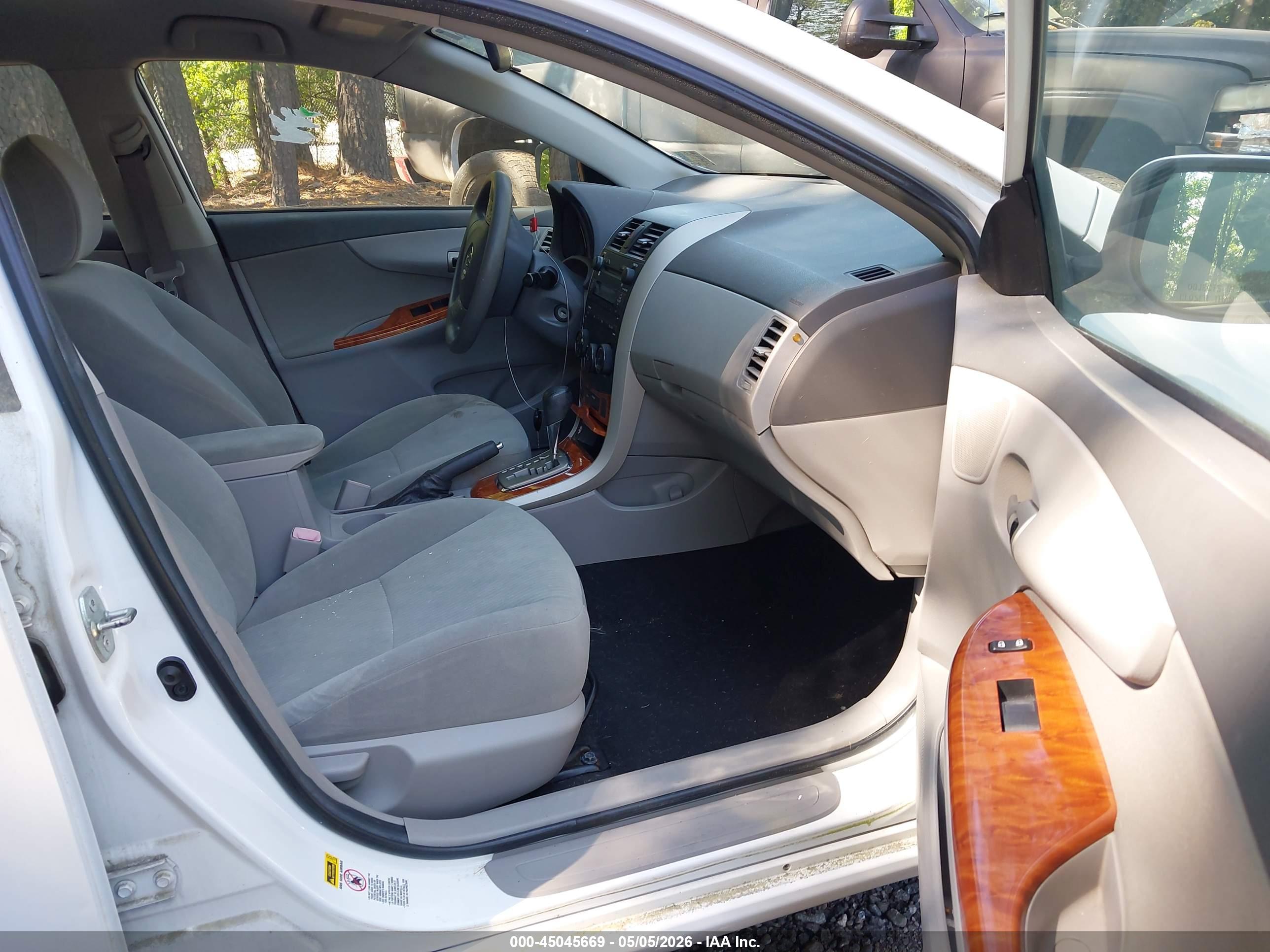 TOYOTA COROLLA image 5