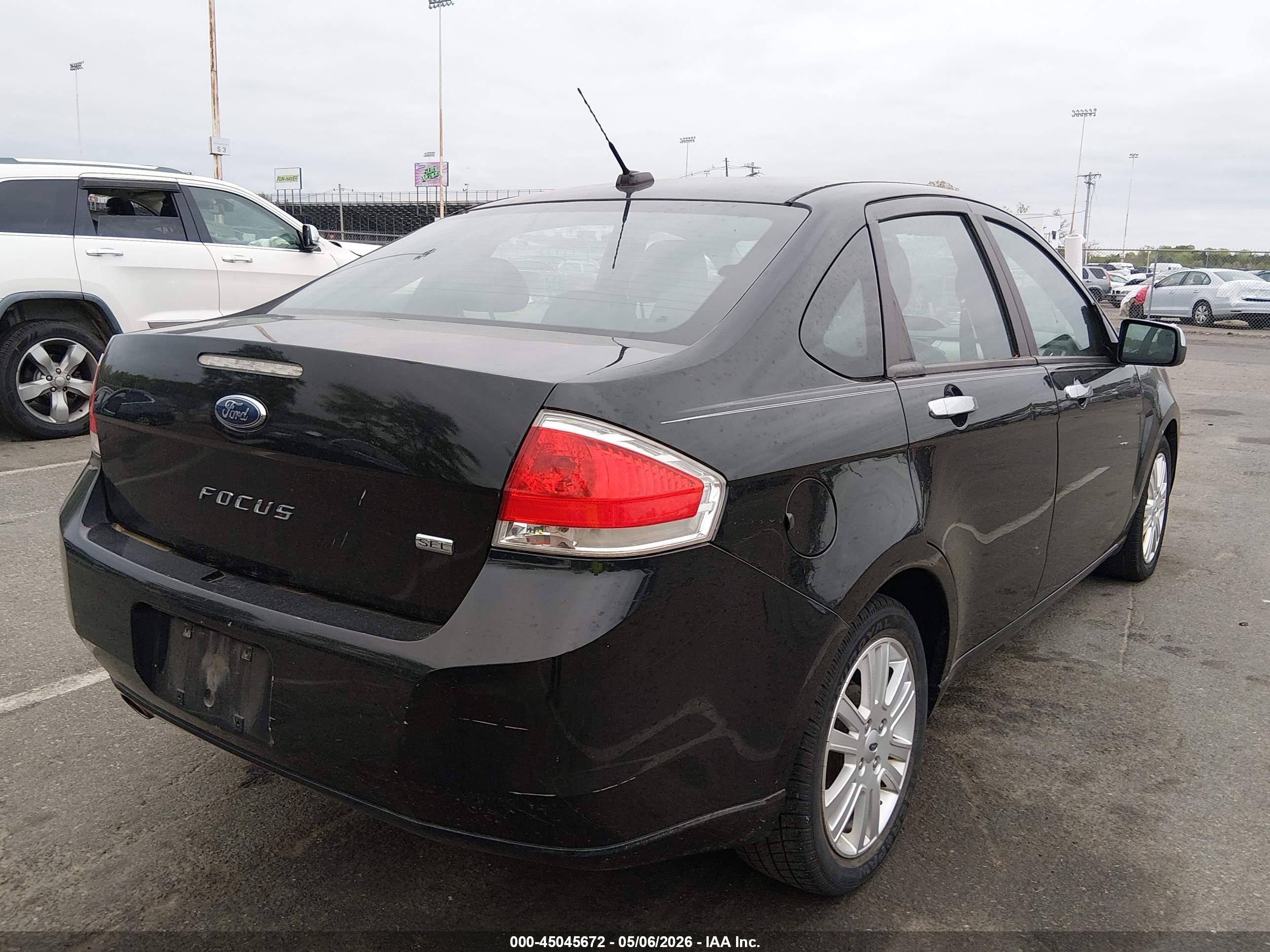 FORD FOCUS image 4