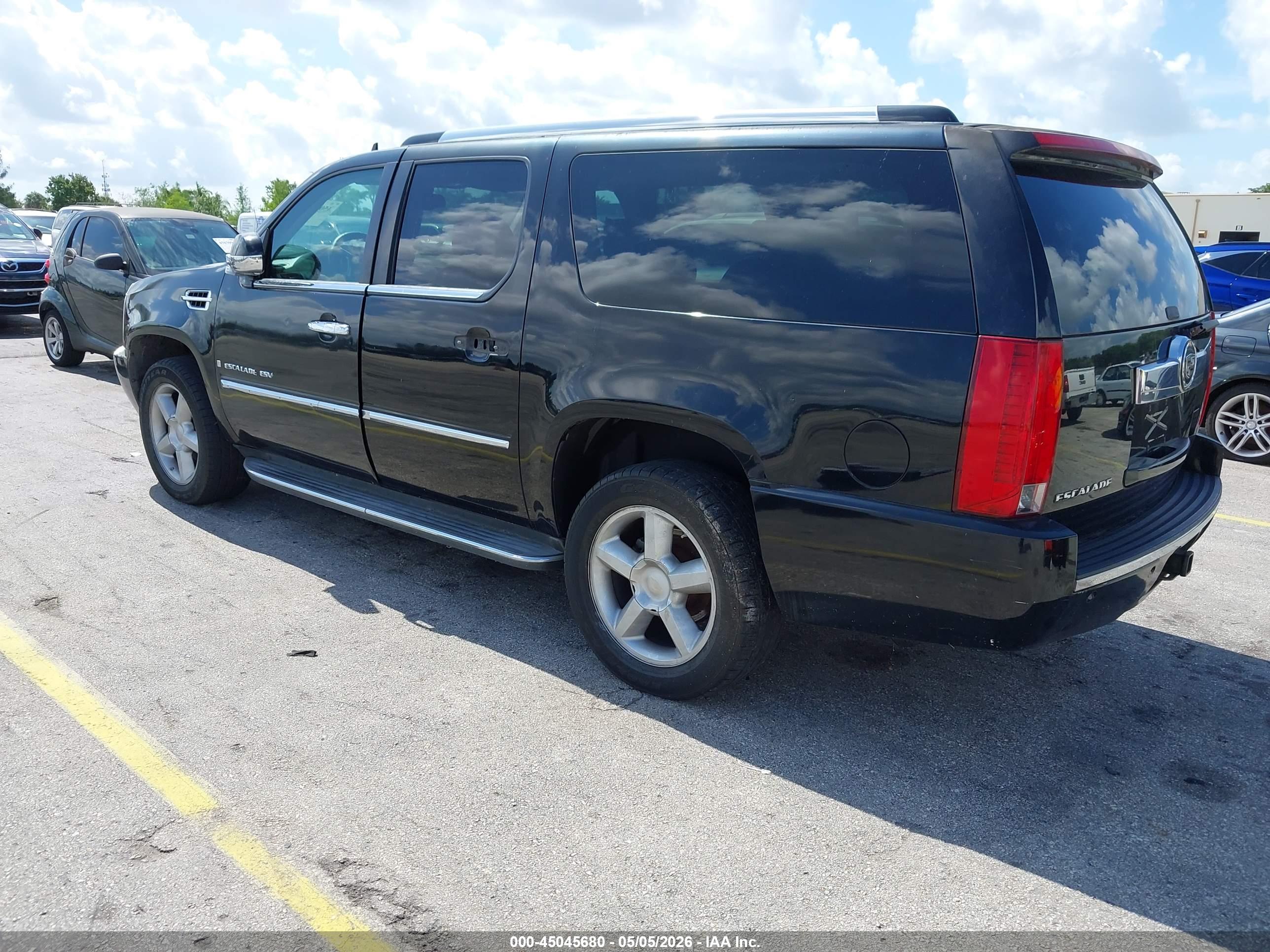 CADILLAC ESCALADE image 3
