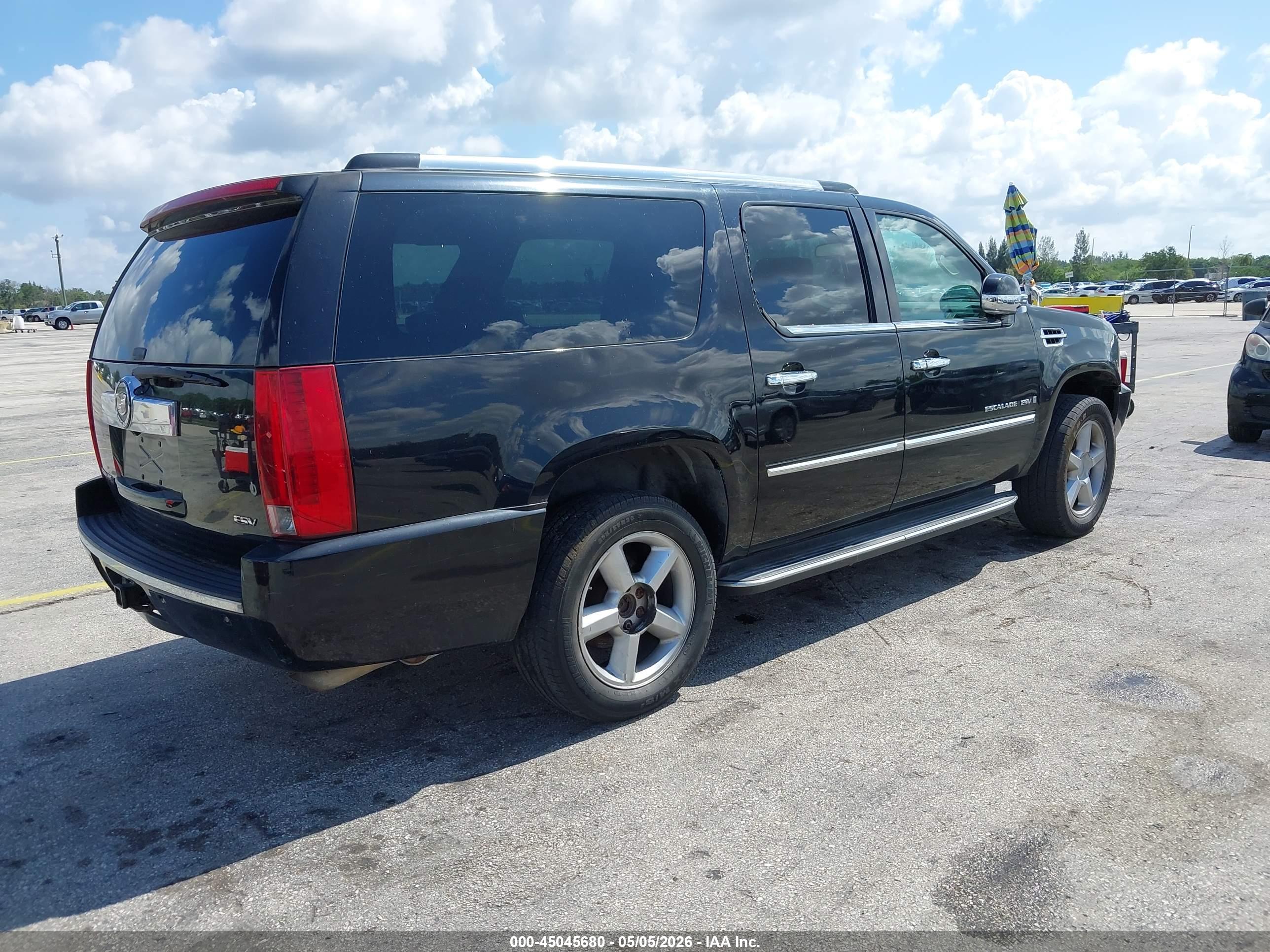 CADILLAC ESCALADE image 4