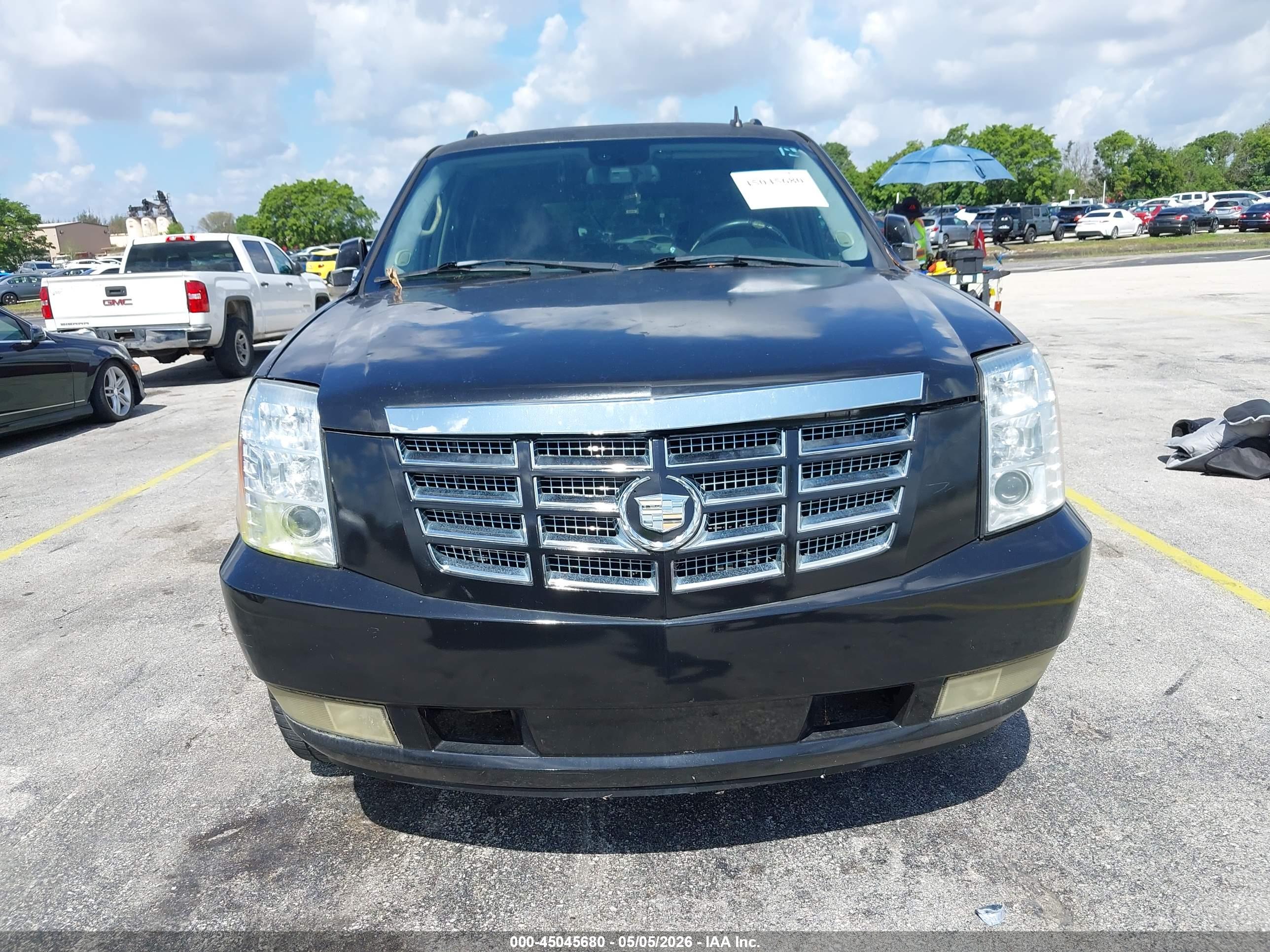 CADILLAC ESCALADE image 6