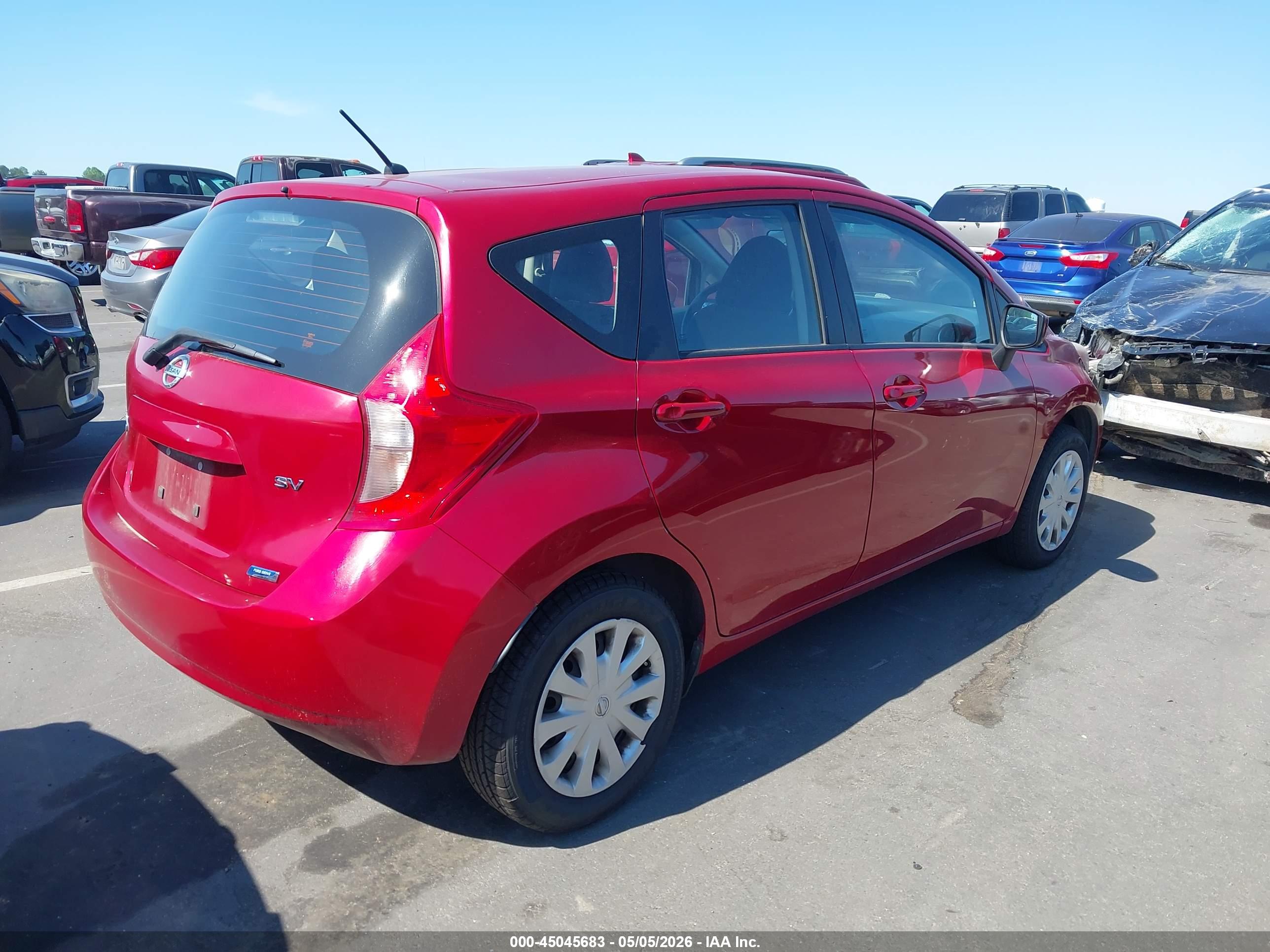 NISSAN VERSA image 4
