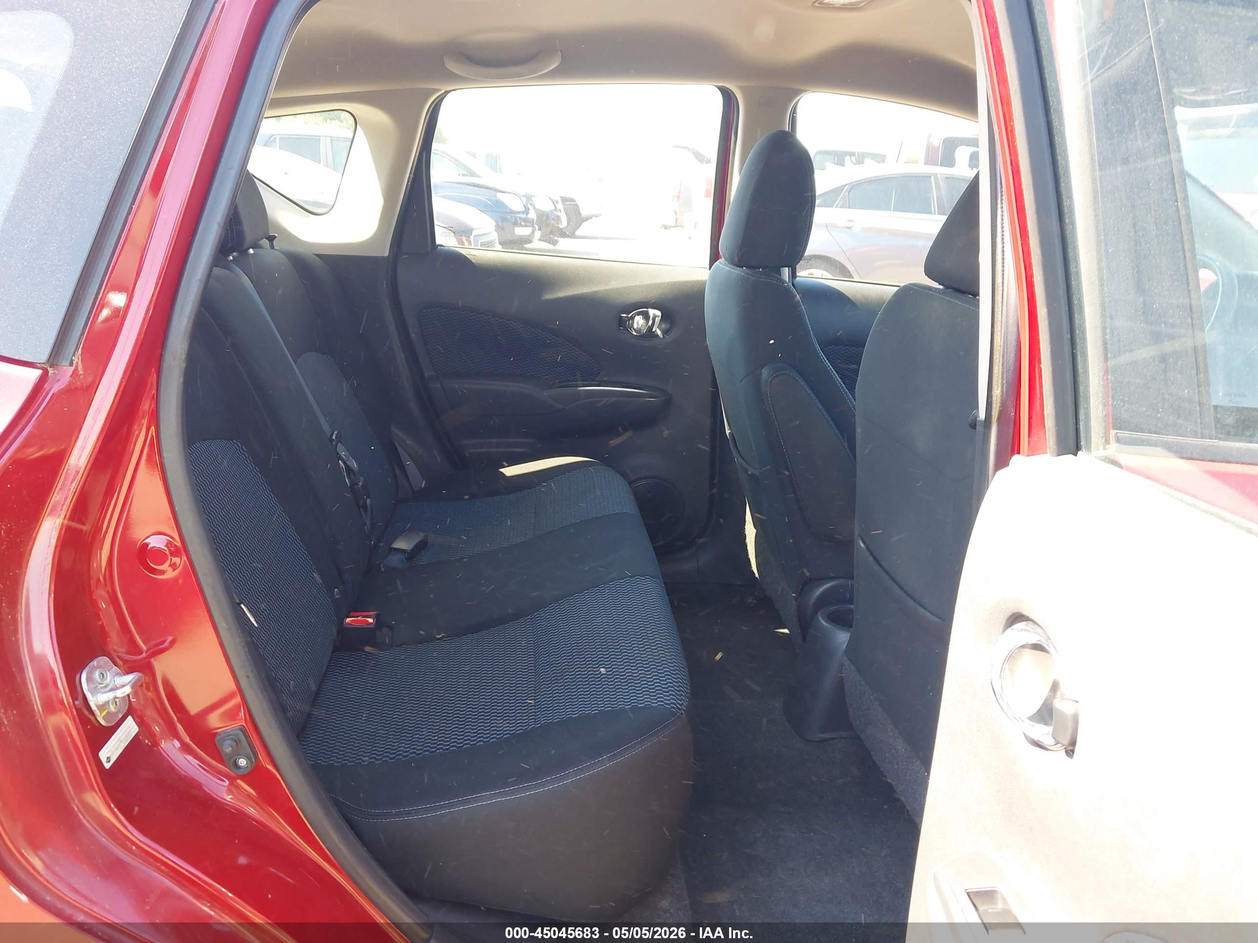 NISSAN VERSA image 8