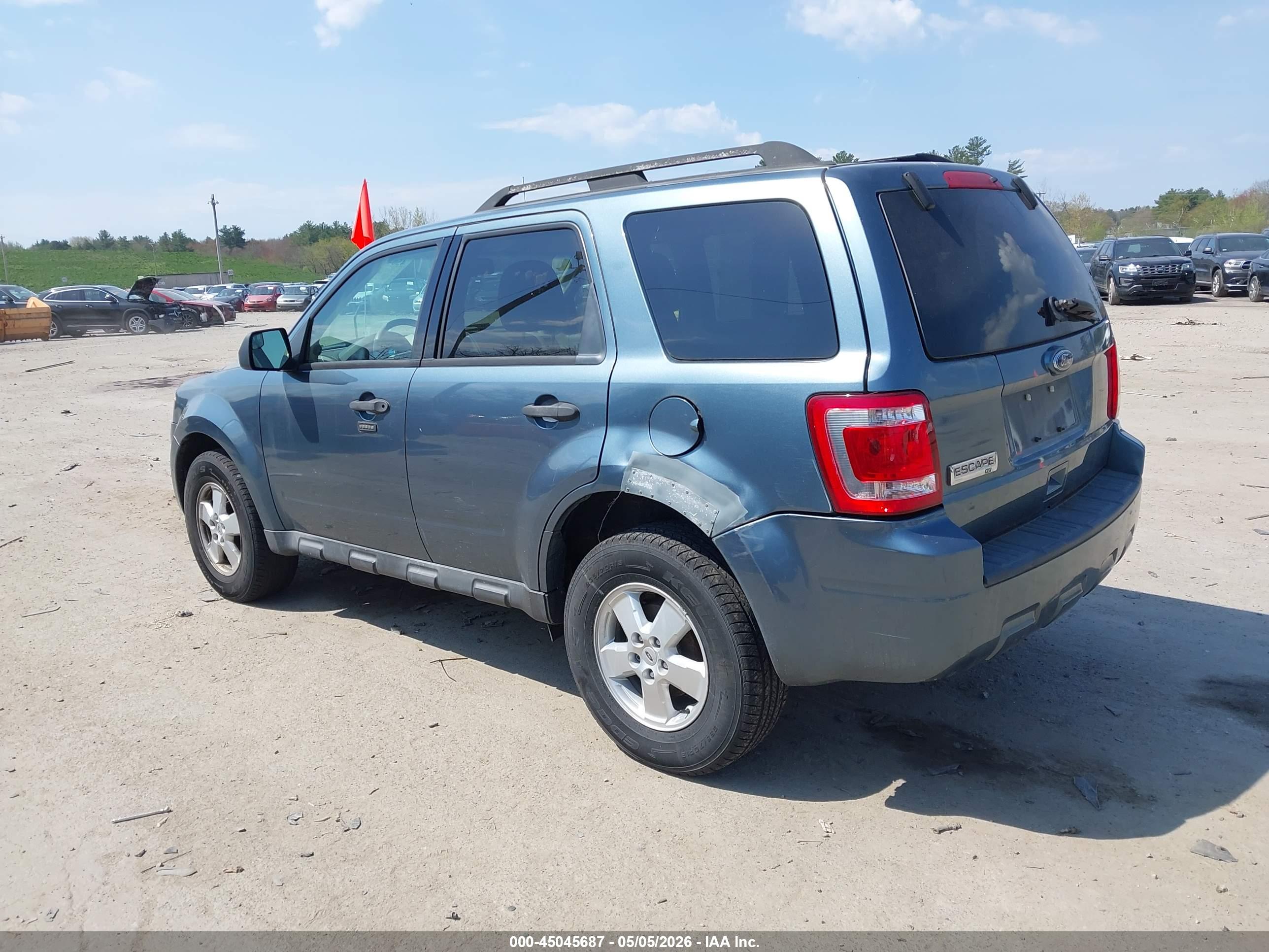 FORD ESCAPE image 3