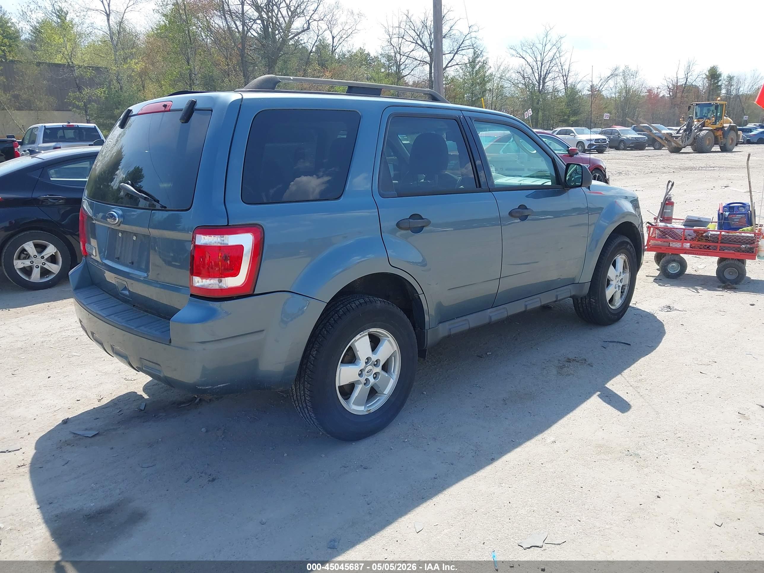FORD ESCAPE image 4