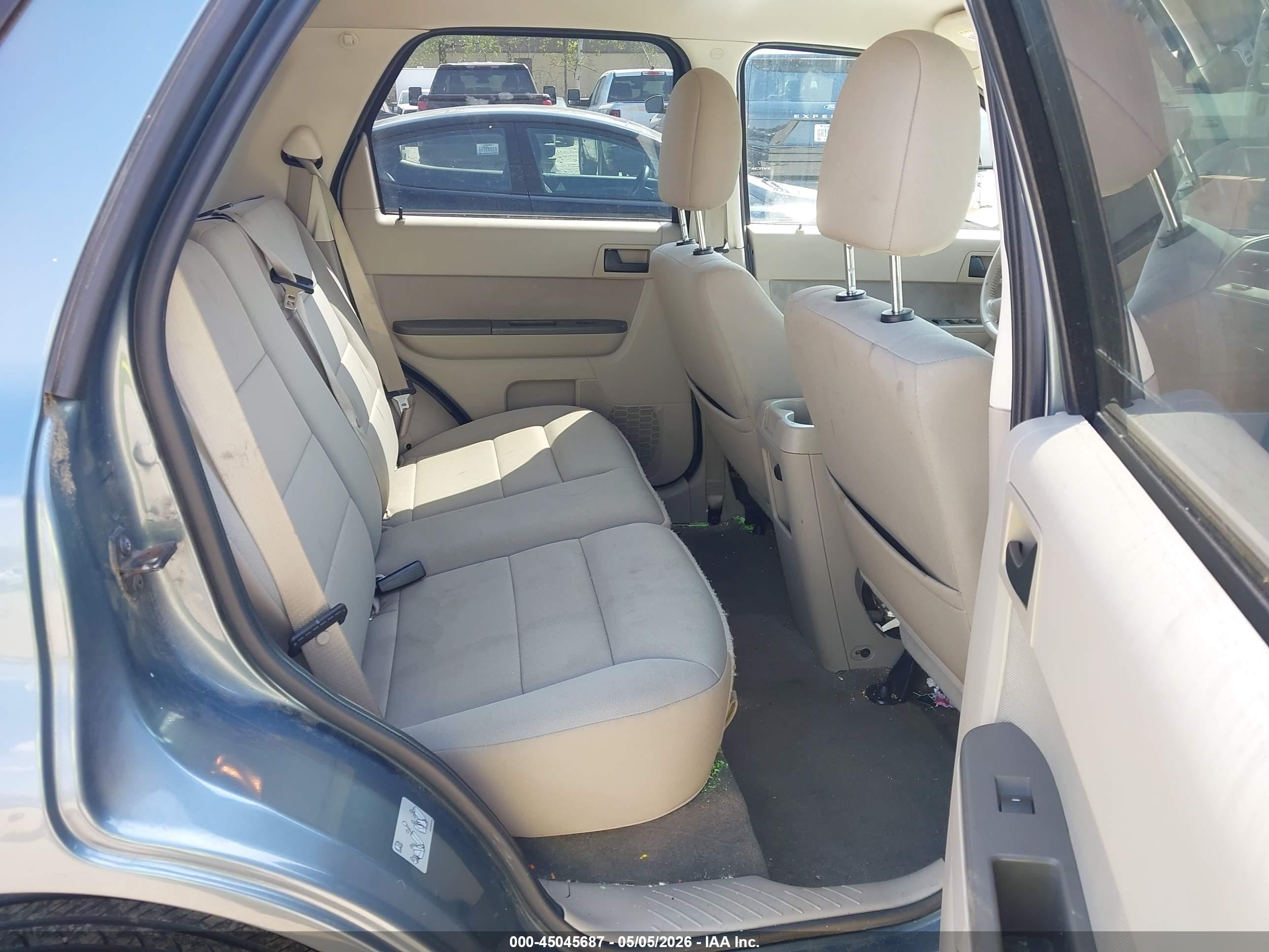 FORD ESCAPE image 8