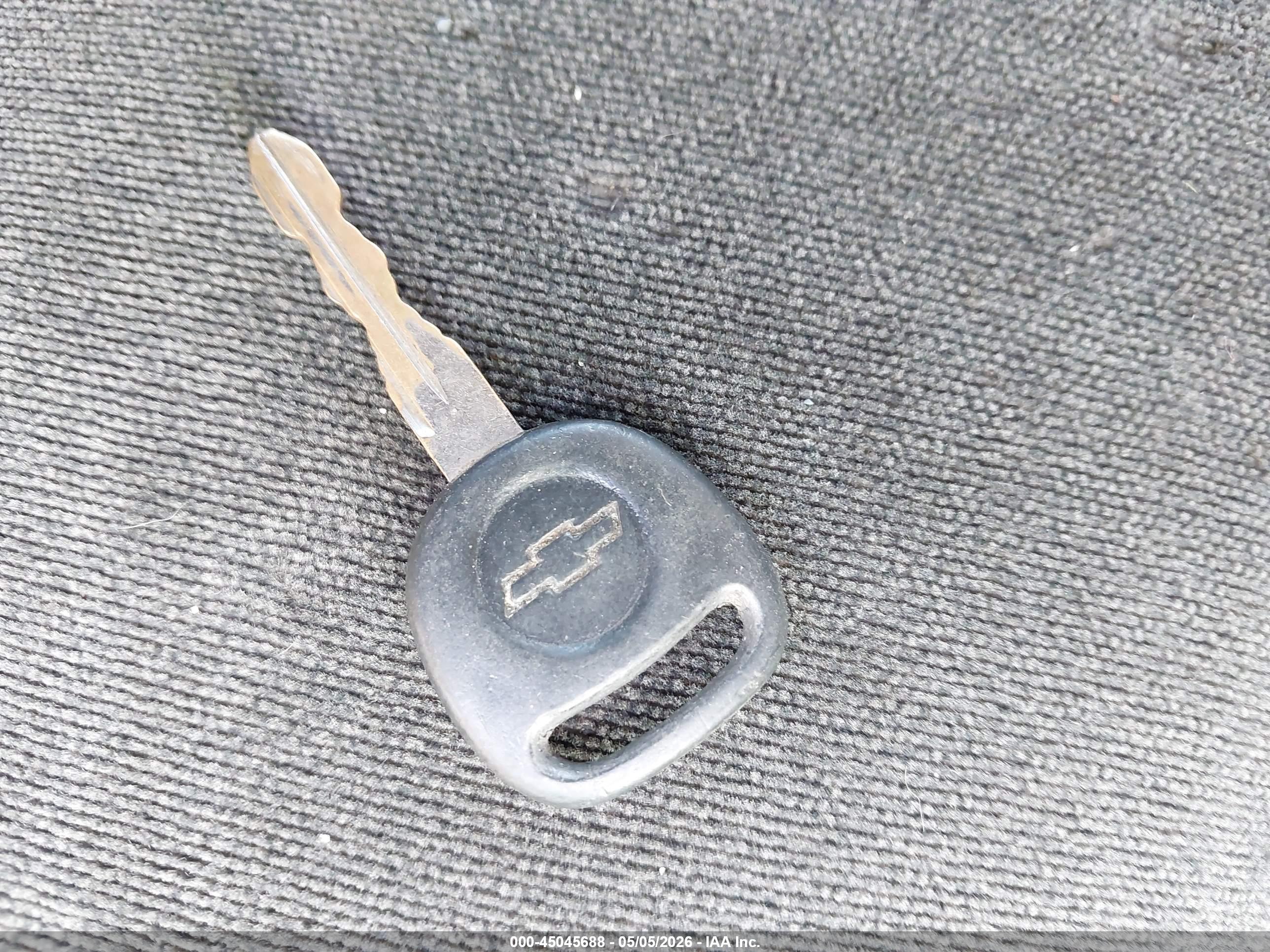 CHEVROLET SILVERADO image 11