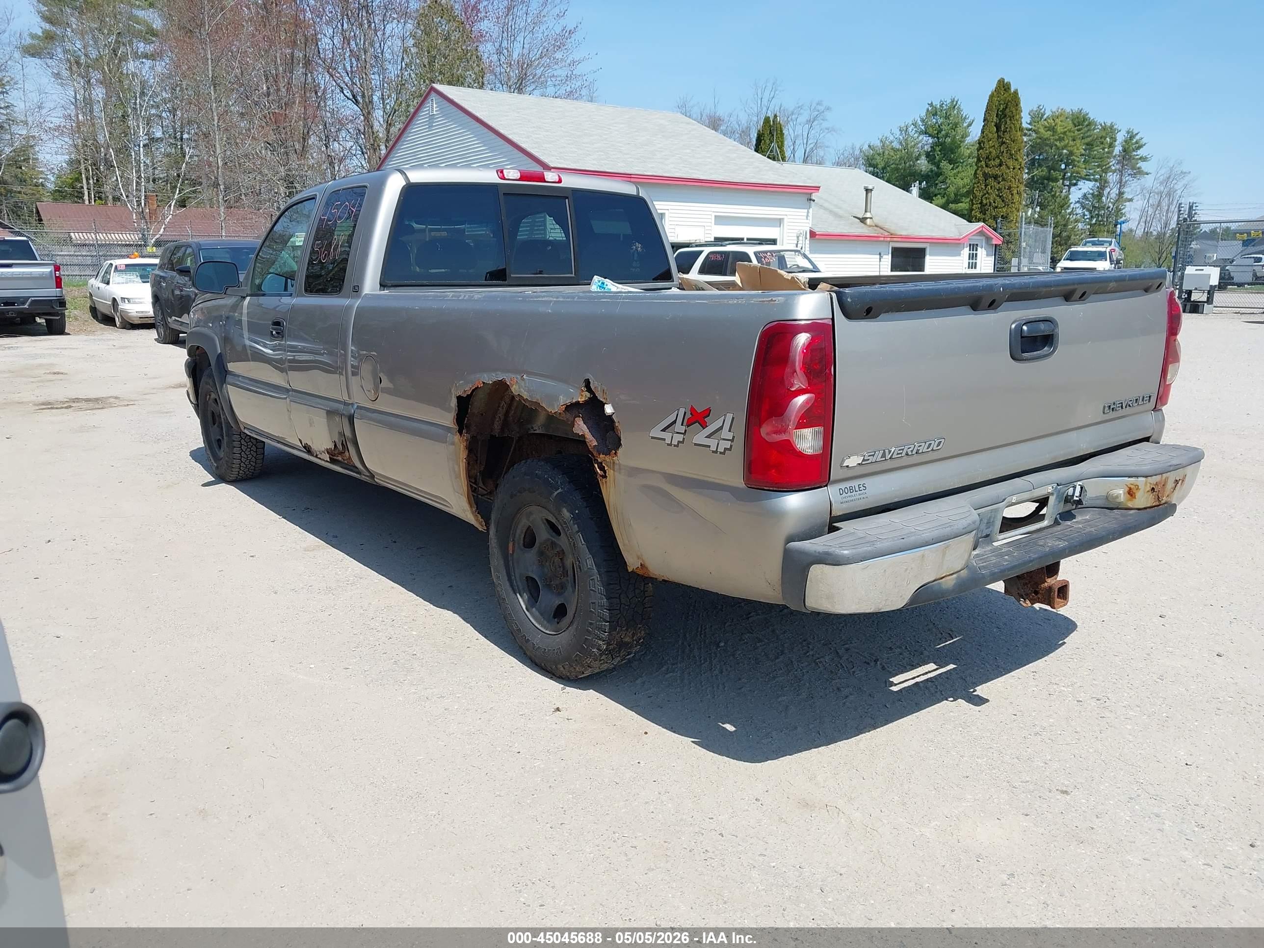 CHEVROLET SILVERADO image 3
