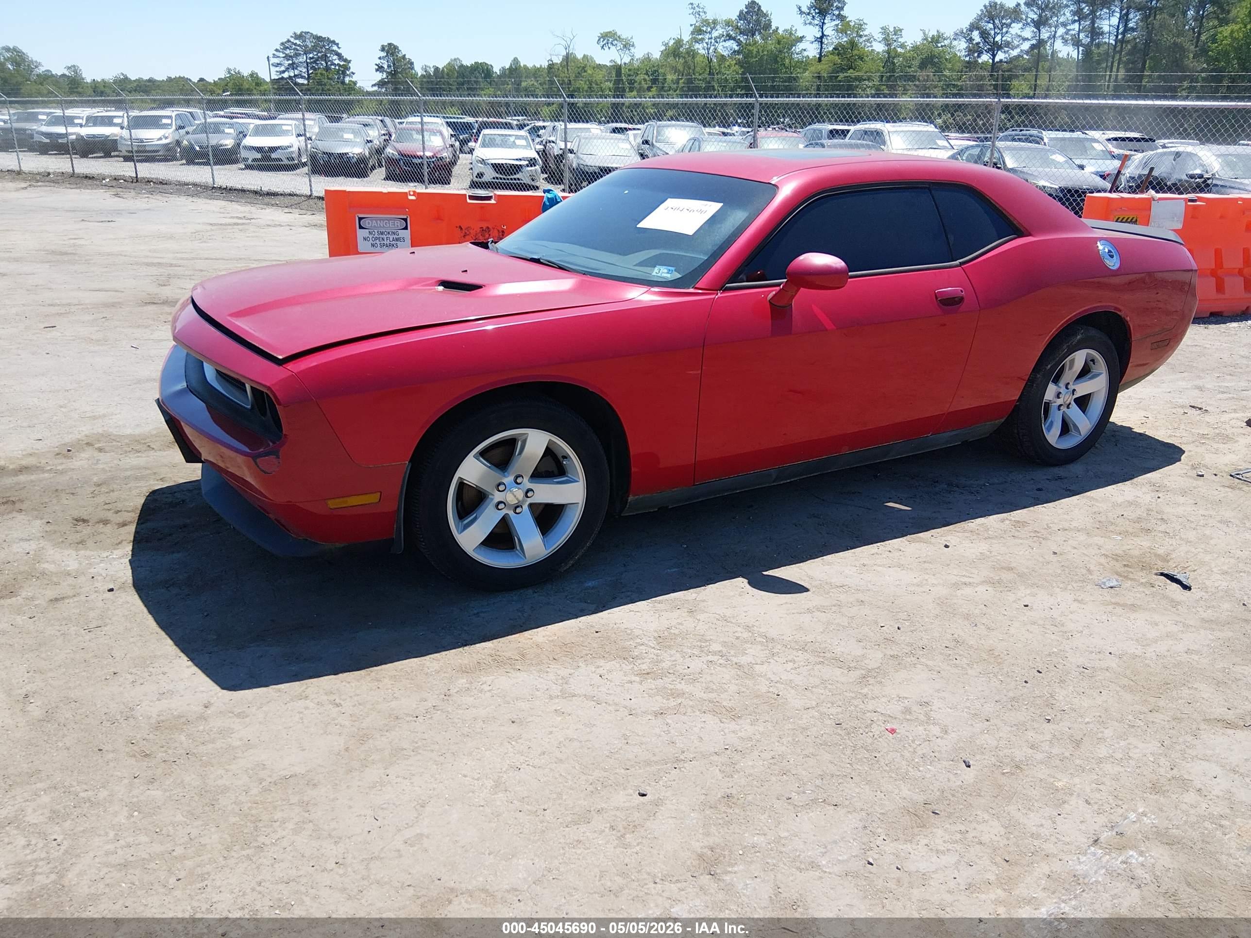 DODGE CHALLENGER image 2