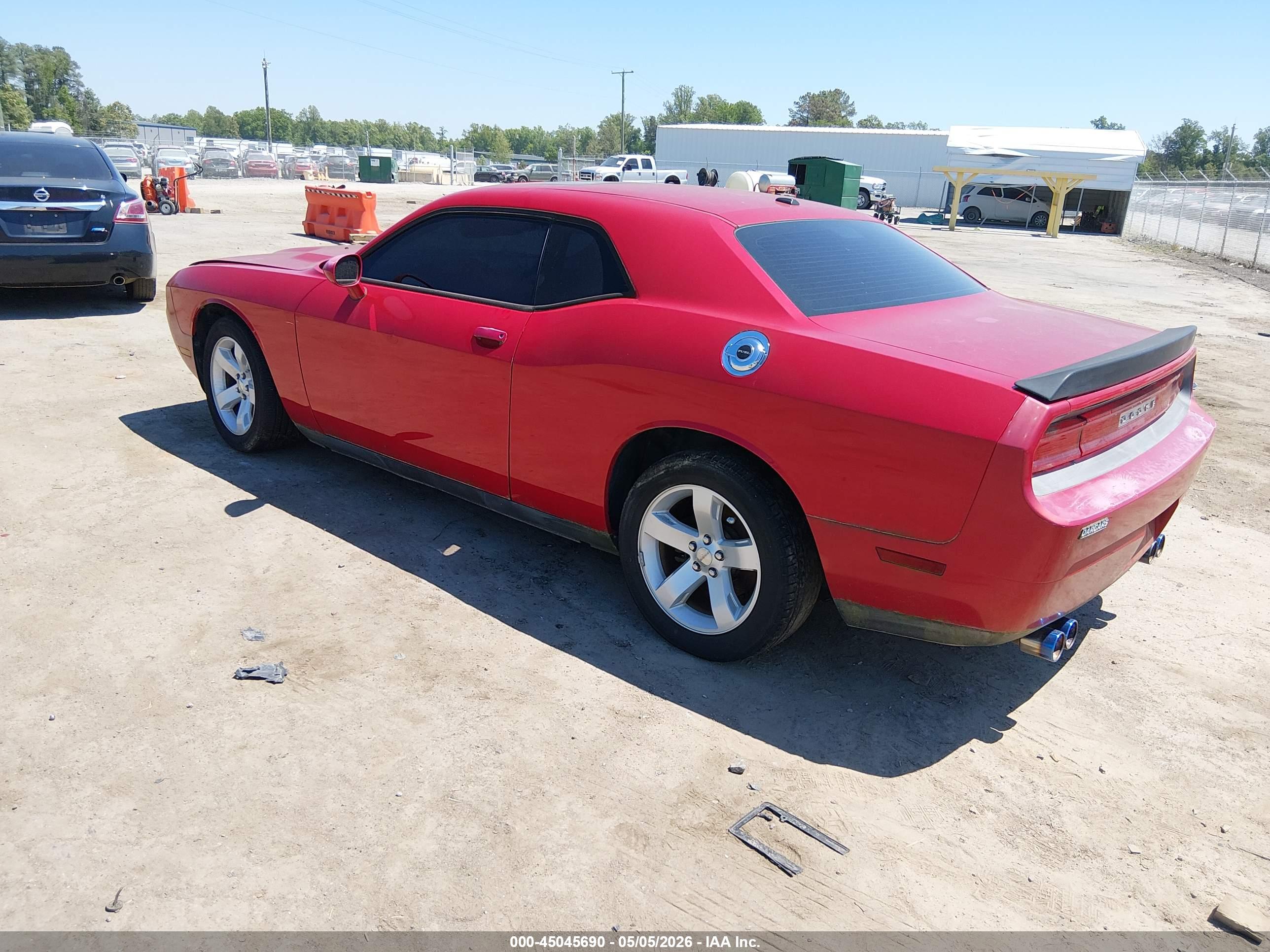 DODGE CHALLENGER image 3