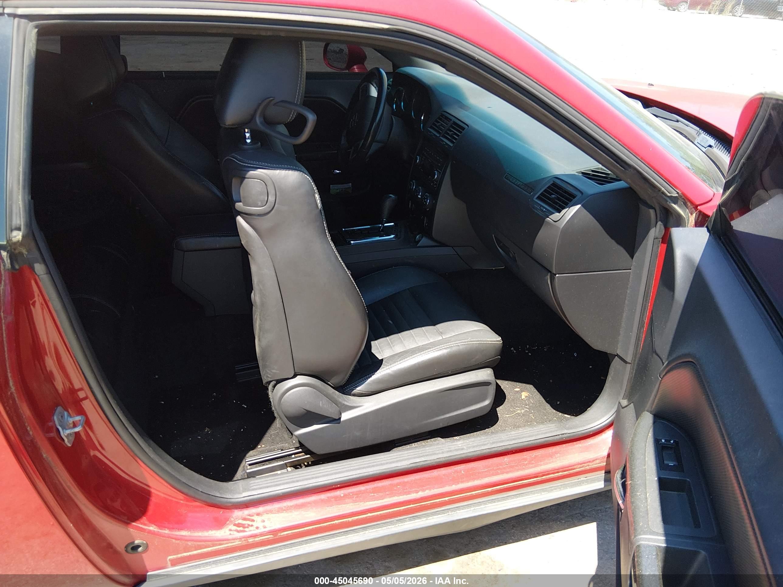DODGE CHALLENGER image 5
