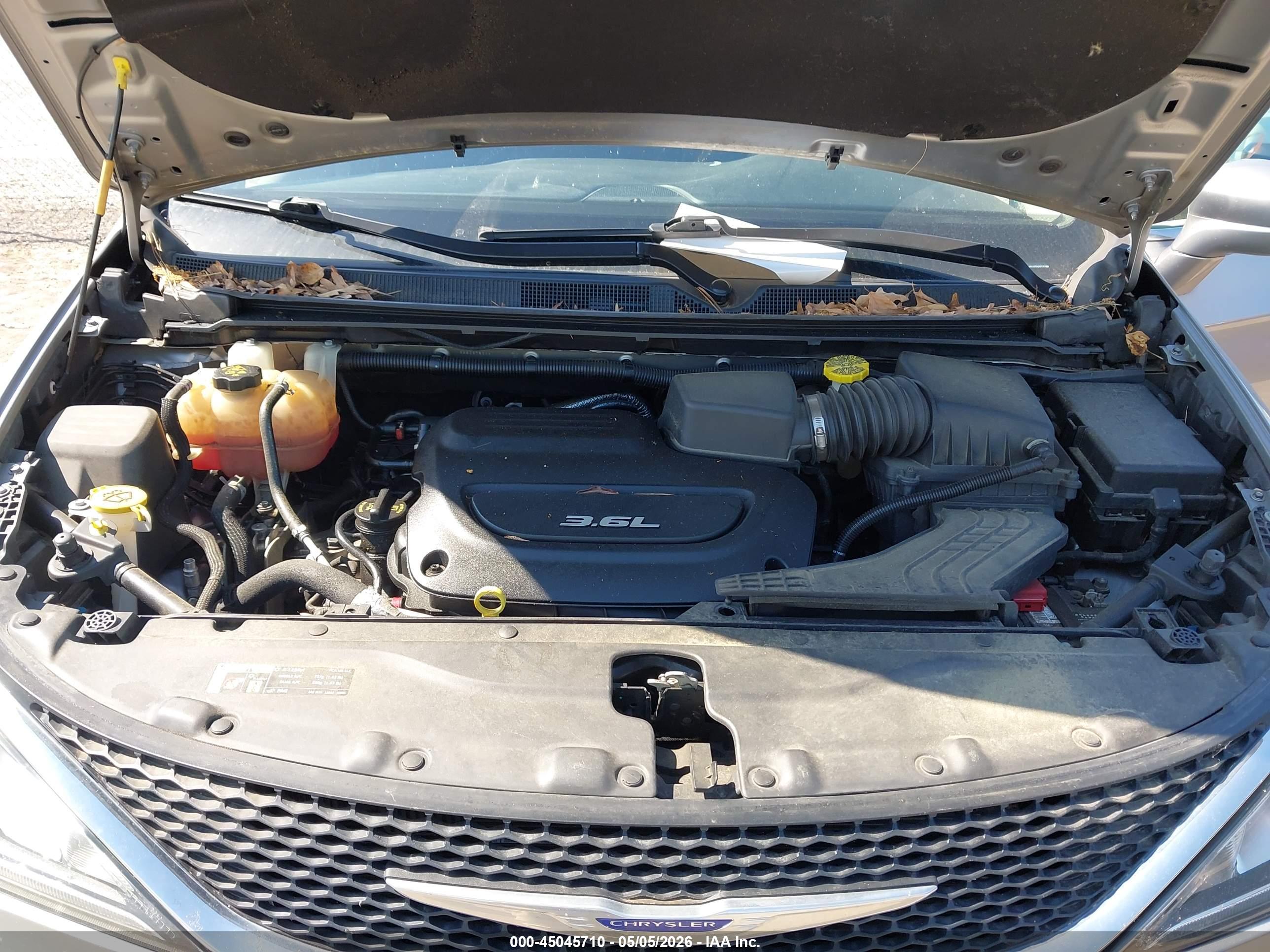 CHRYSLER PACIFICA image 10