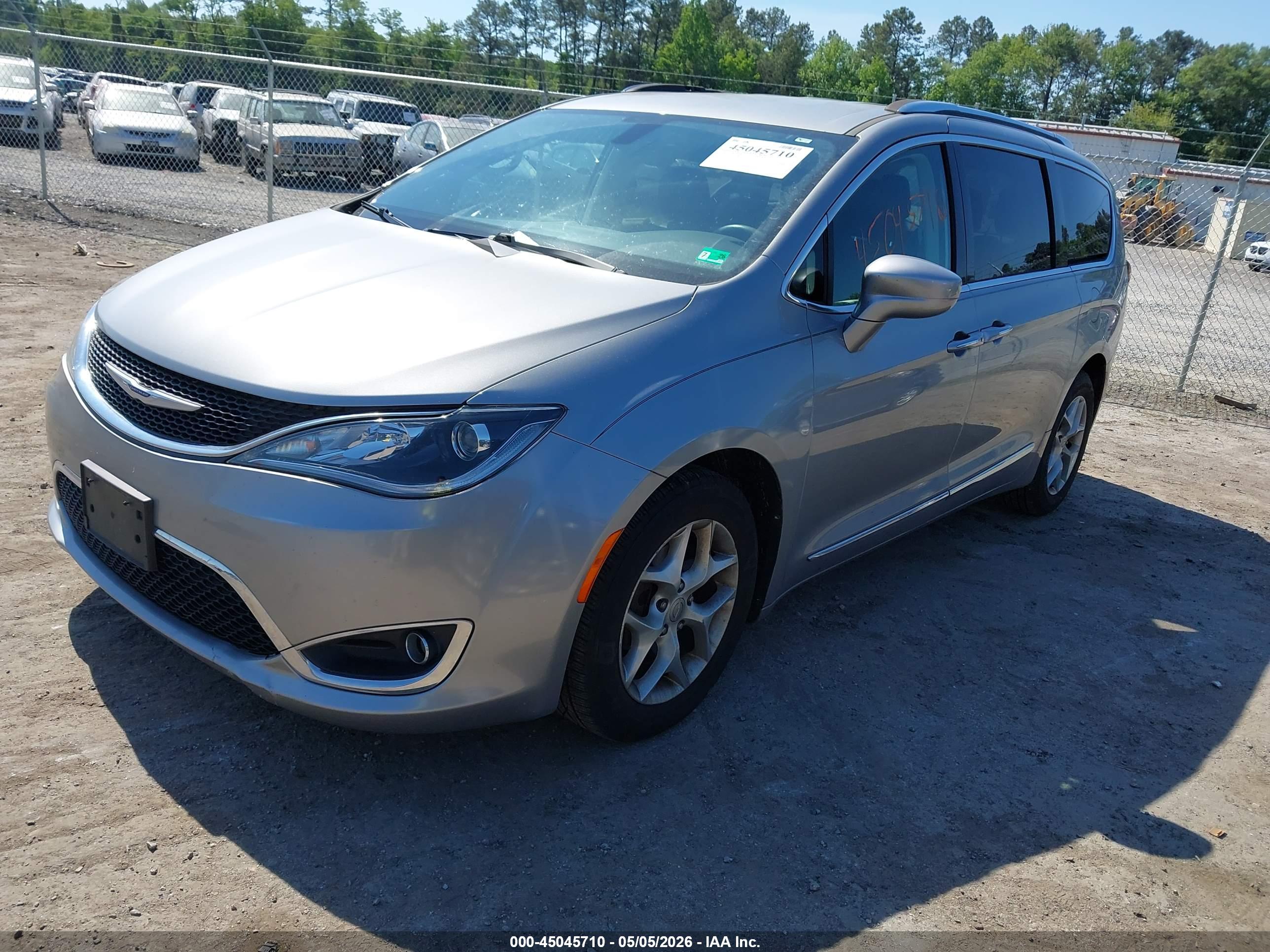 CHRYSLER PACIFICA image 2