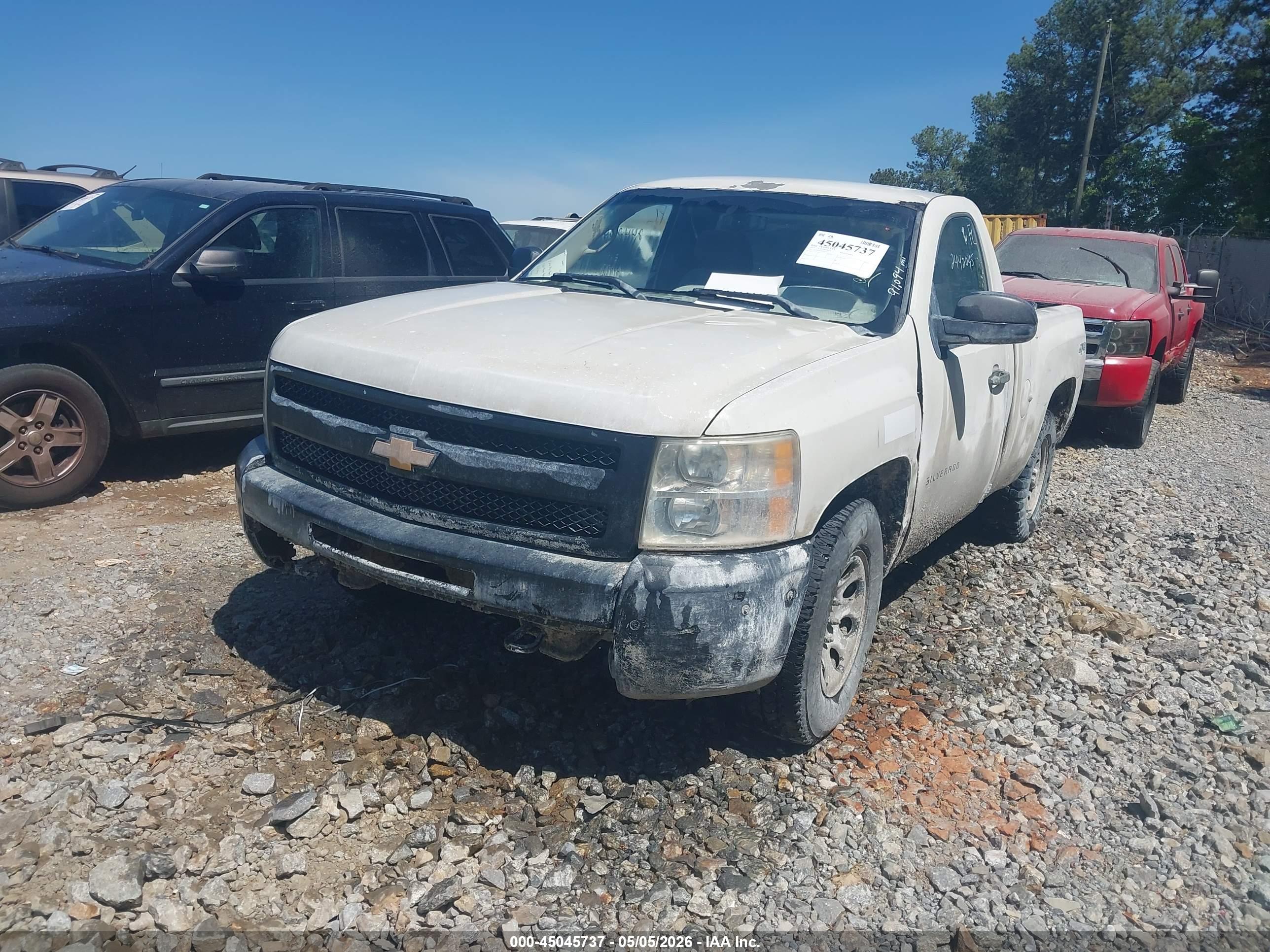 CHEVROLET SILVERADO image 2