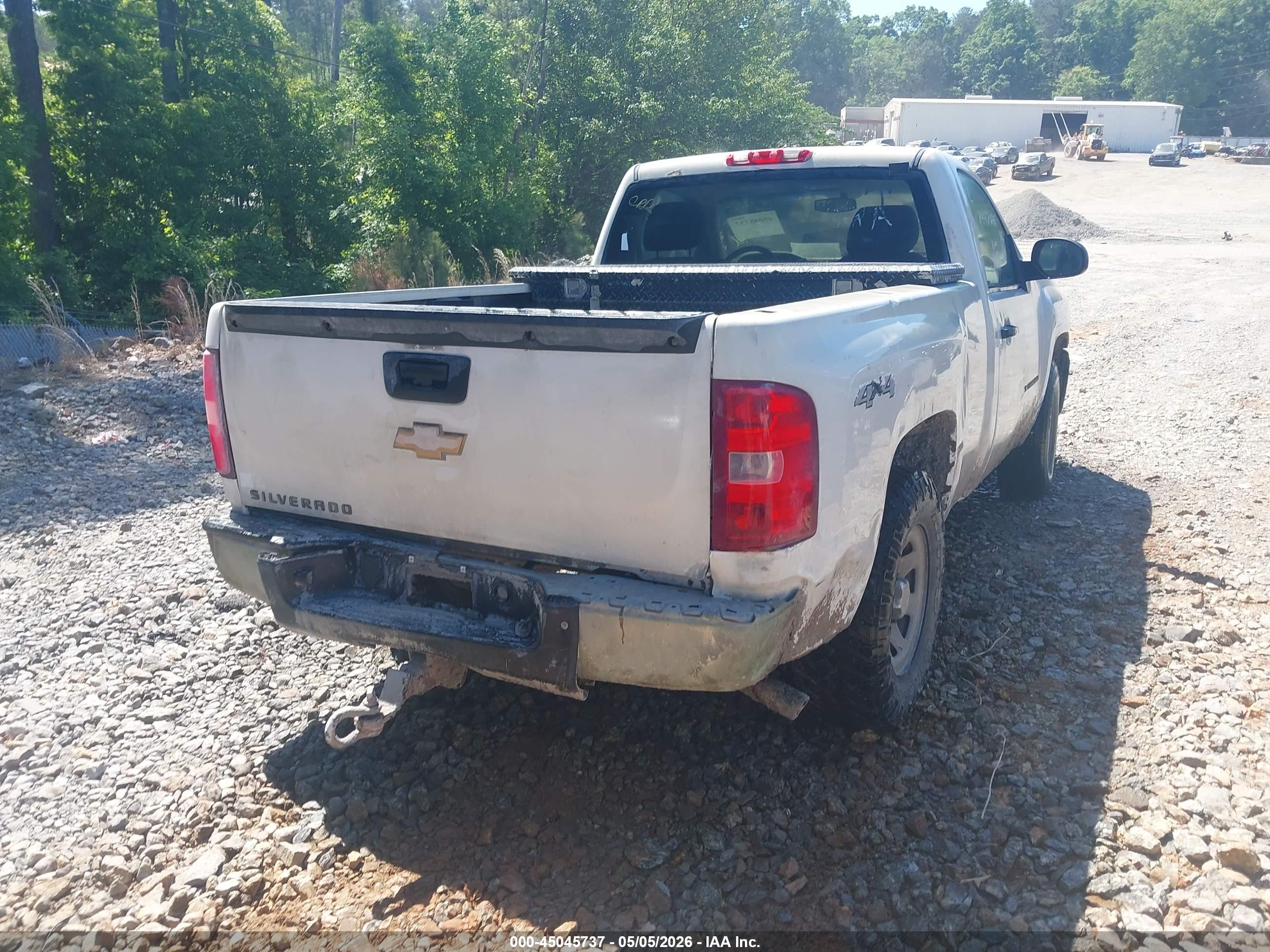 CHEVROLET SILVERADO image 4