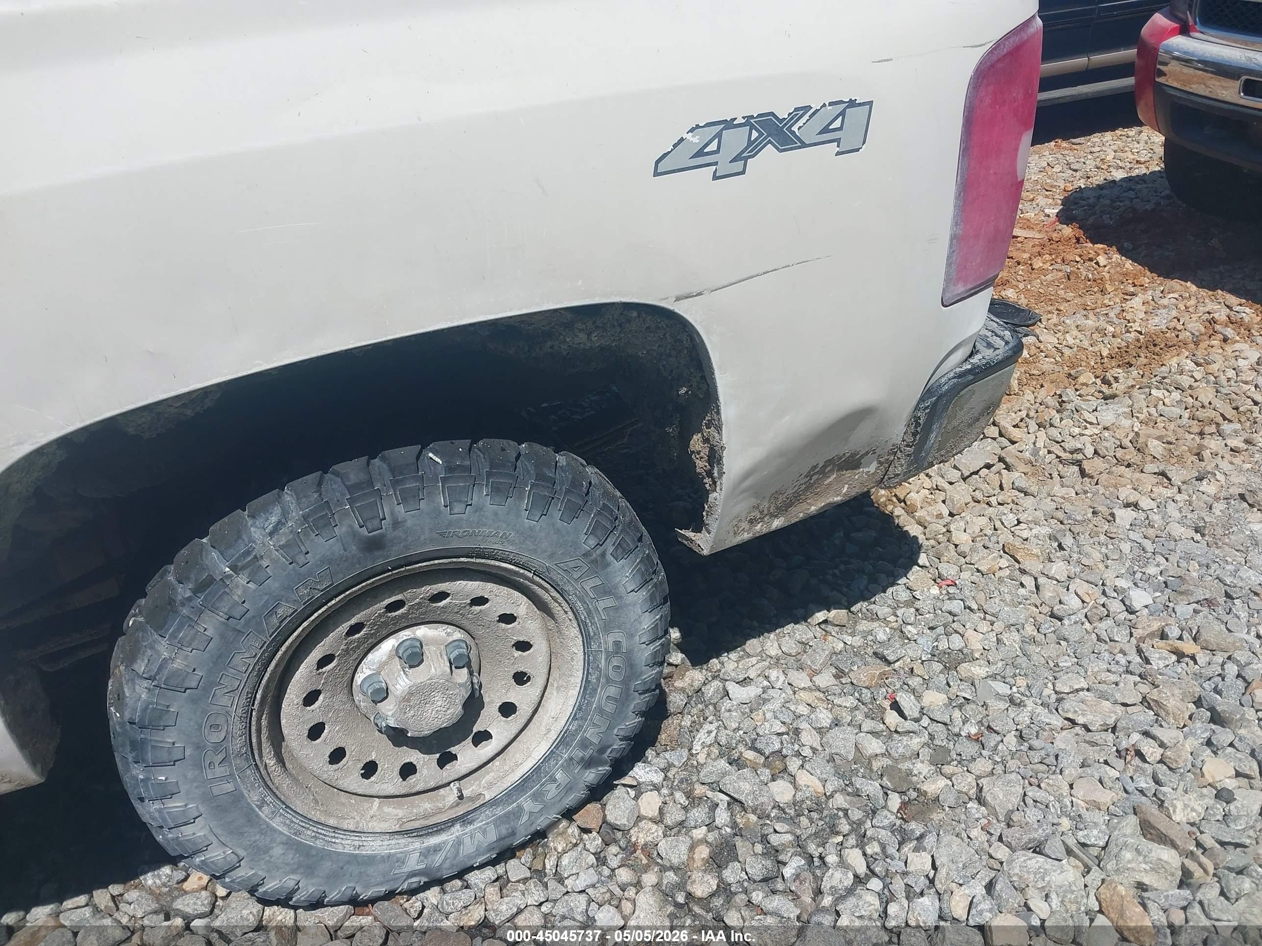 CHEVROLET SILVERADO image 6