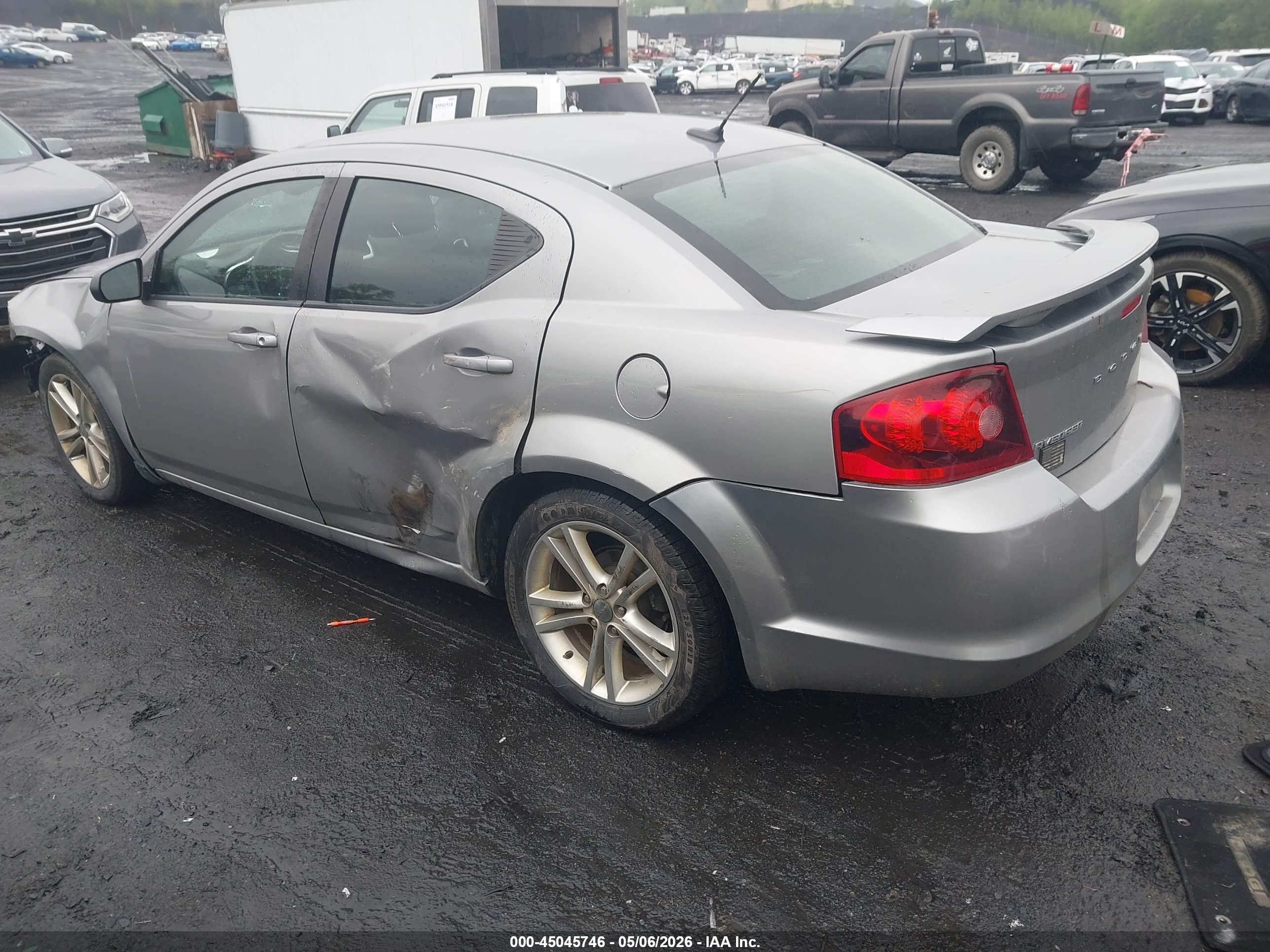 DODGE AVENGER image 3