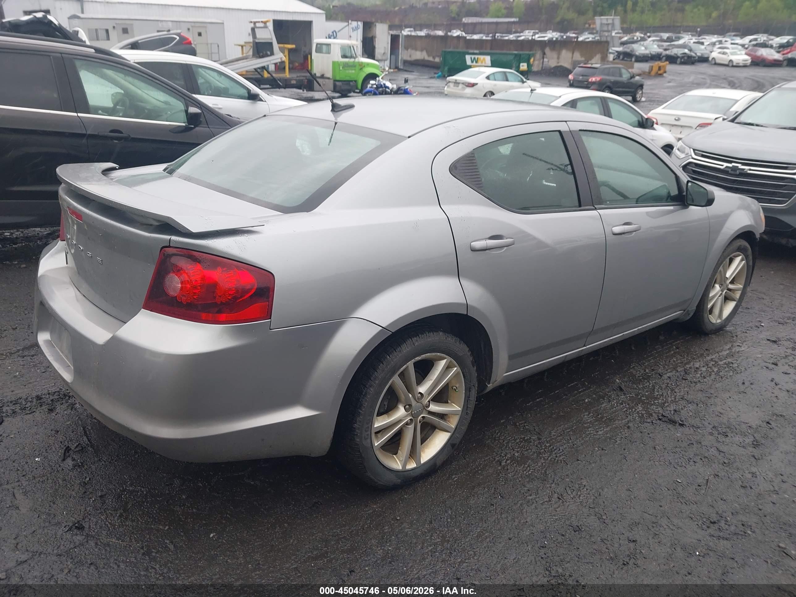 DODGE AVENGER image 4
