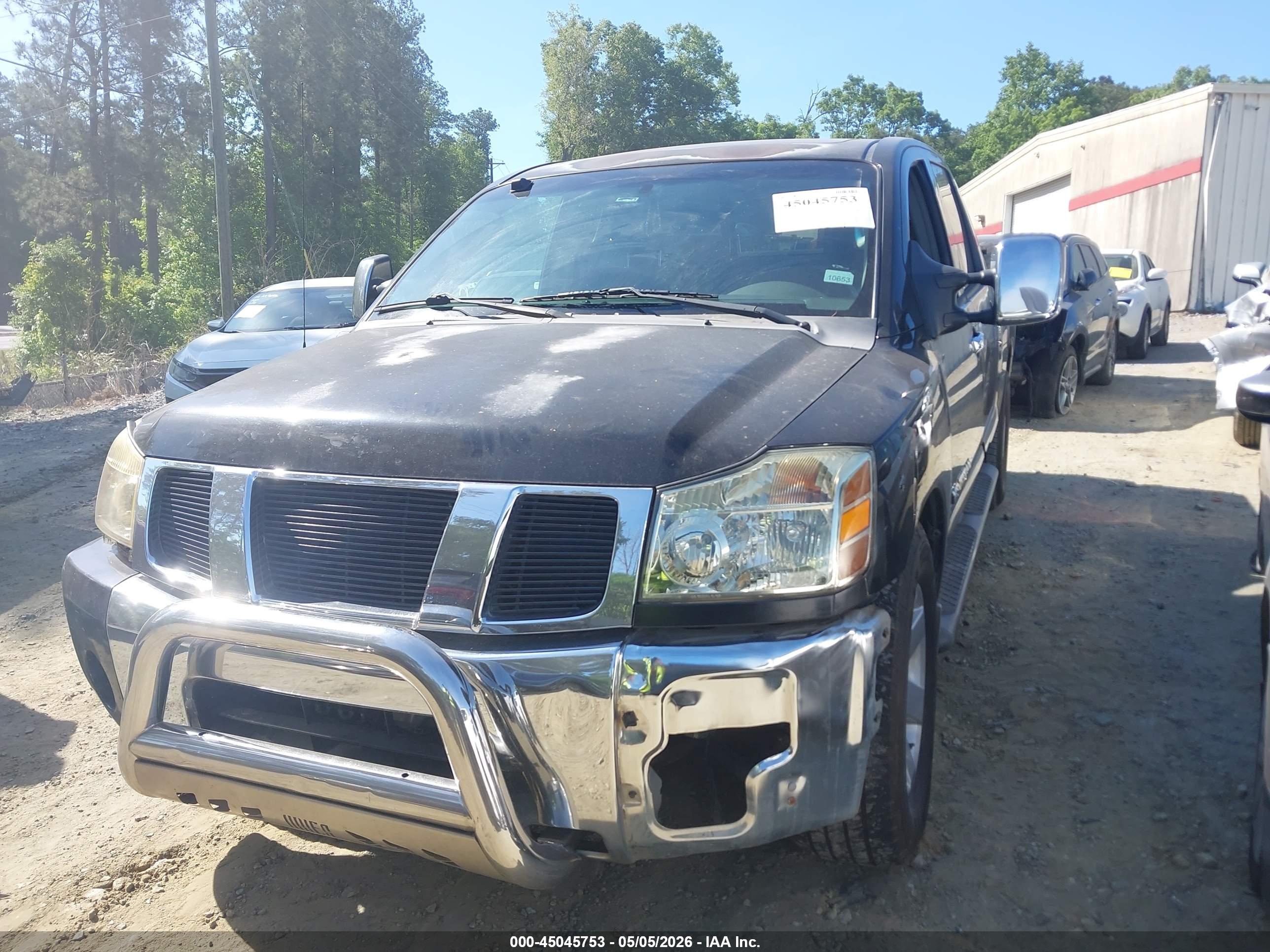 NISSAN TITAN image 2