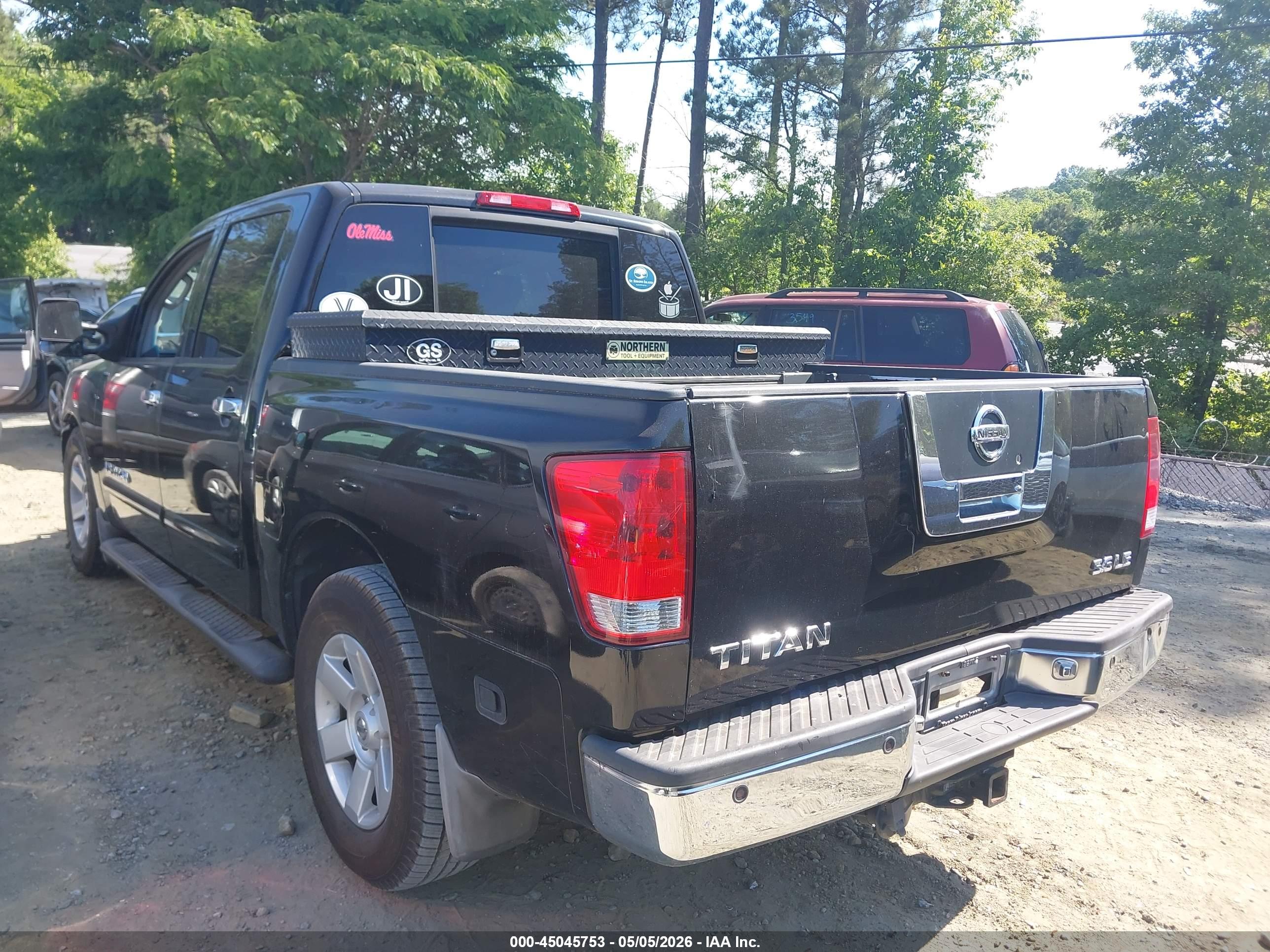 NISSAN TITAN image 3