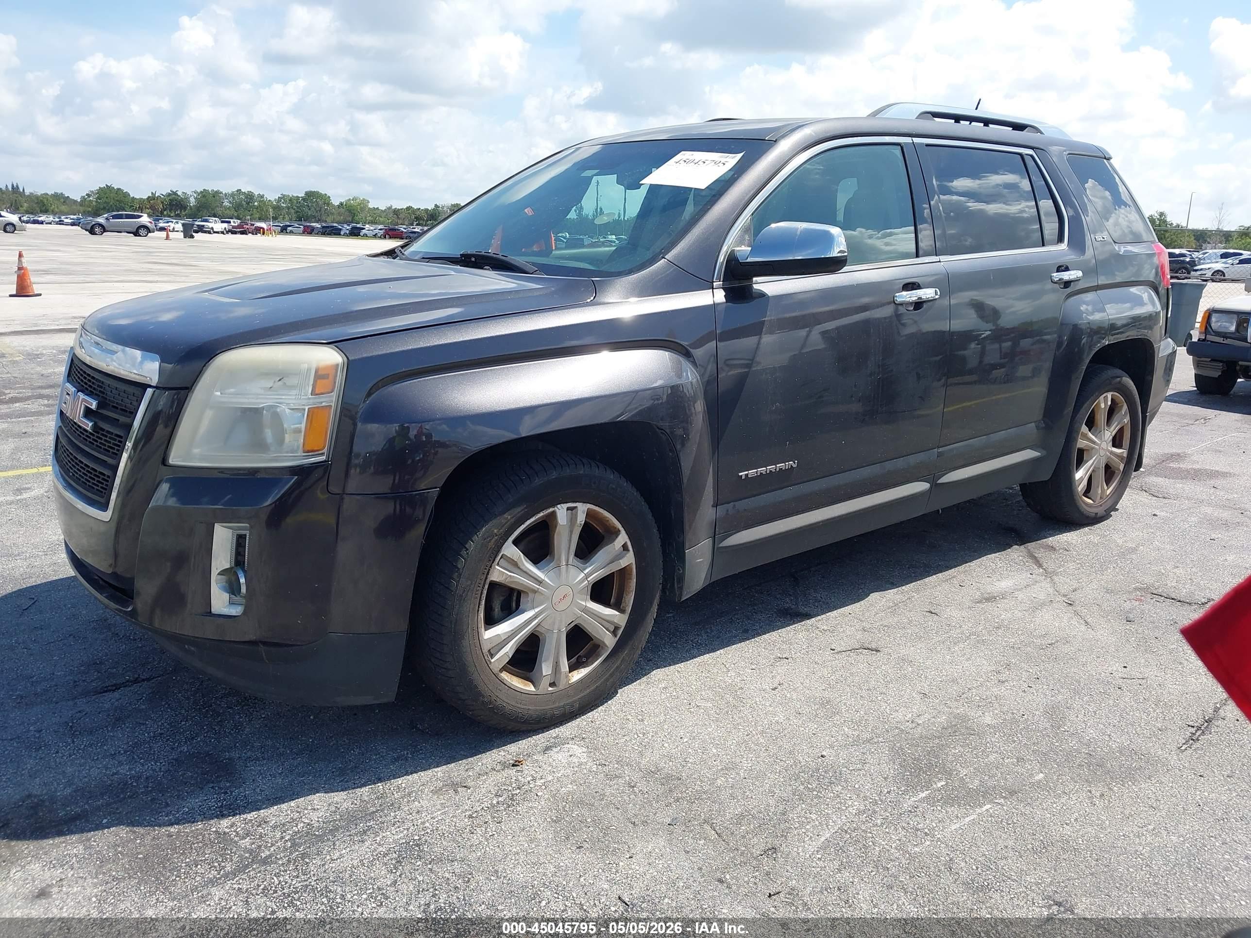 GMC TERRAIN image 2