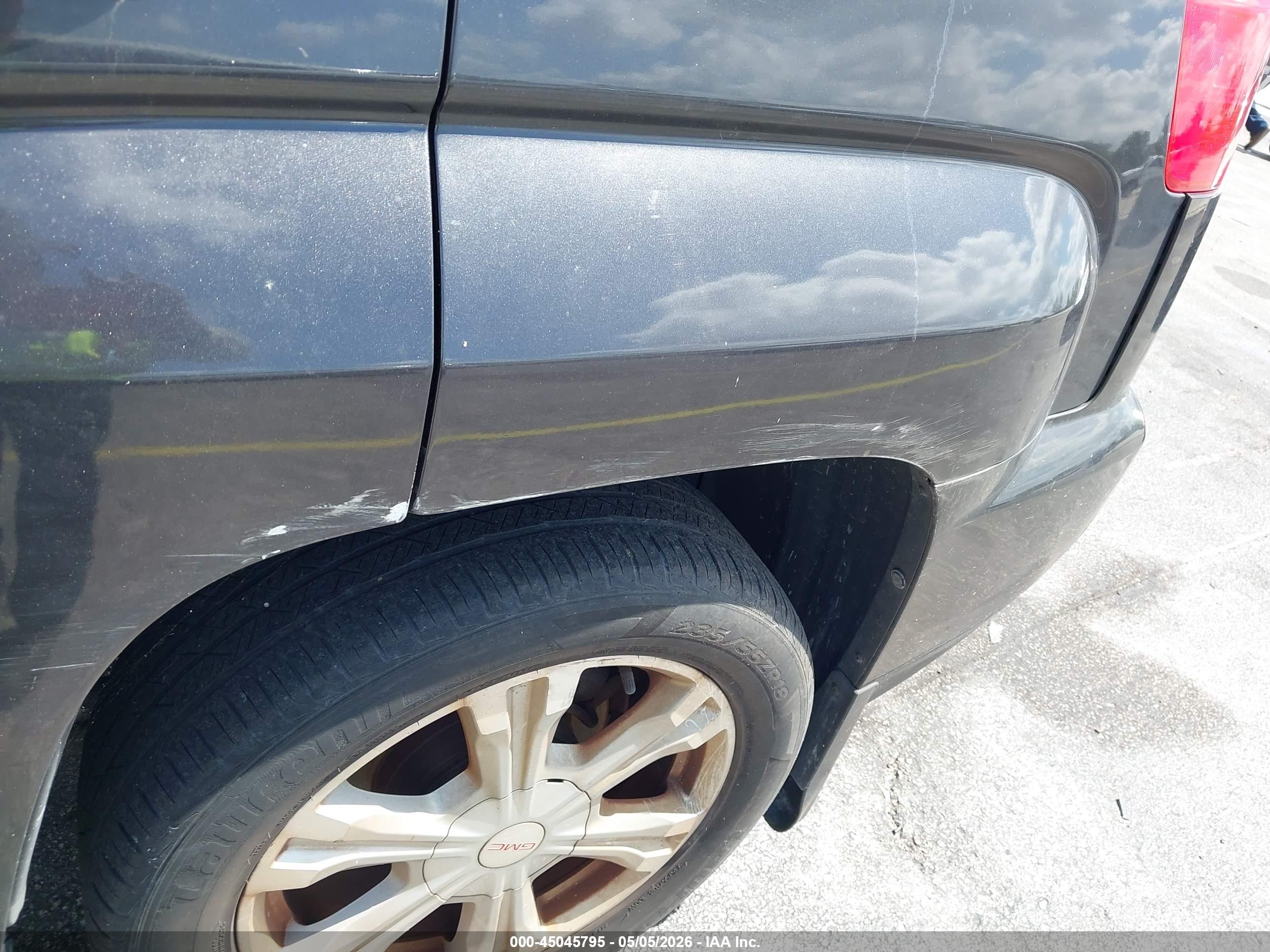 GMC TERRAIN image 6