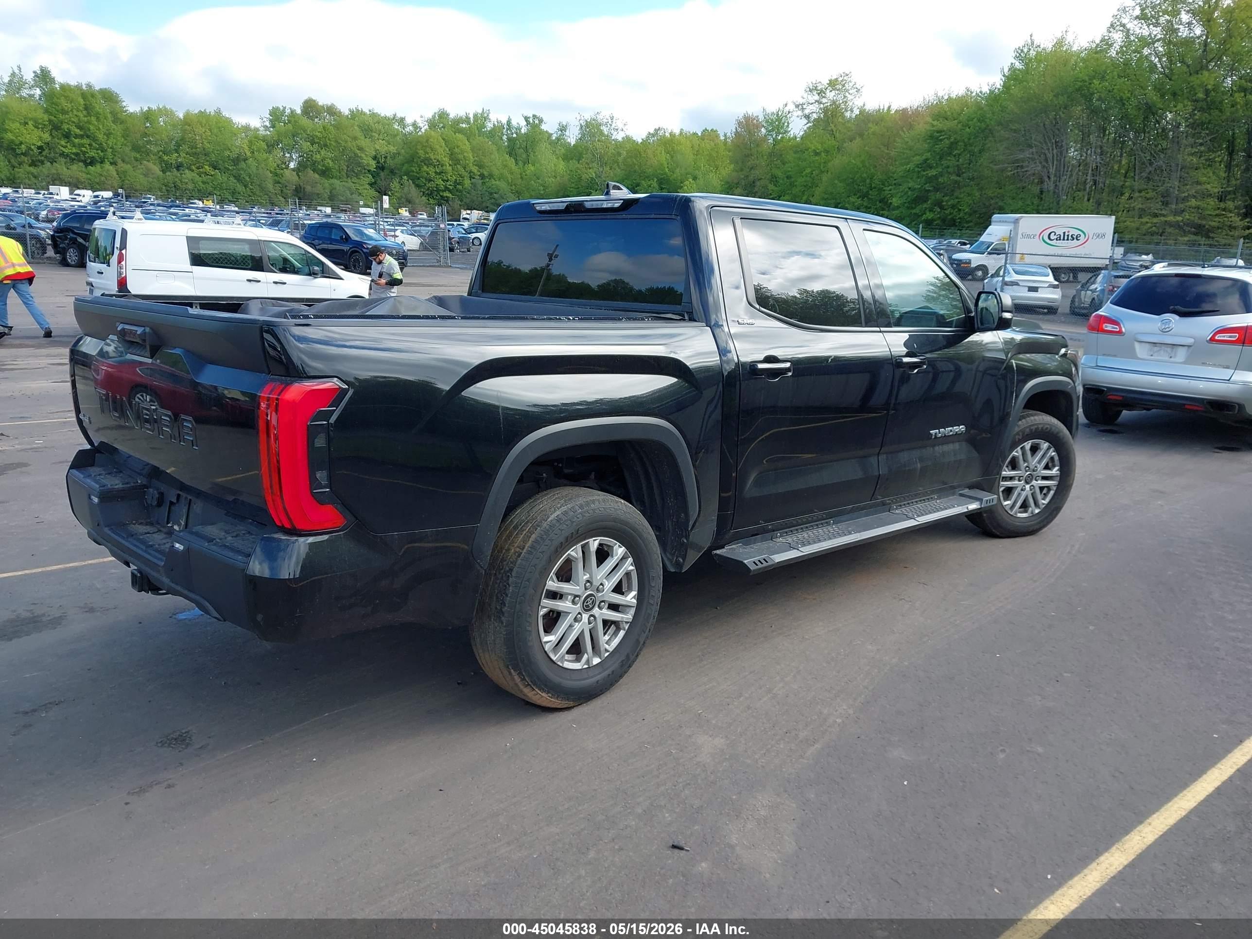 TOYOTA TUNDRA image 4