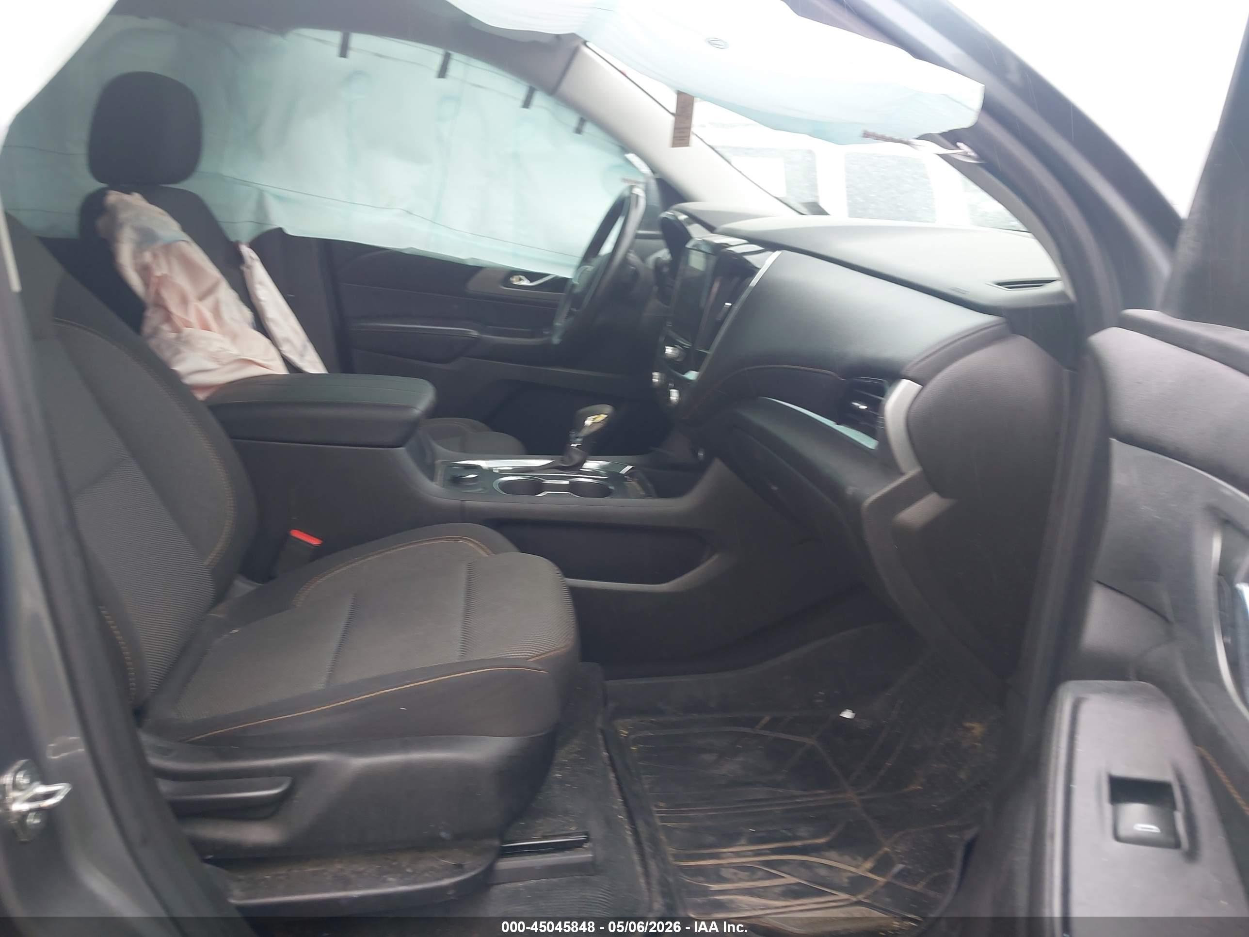 CHEVROLET TRAVERSE image 5