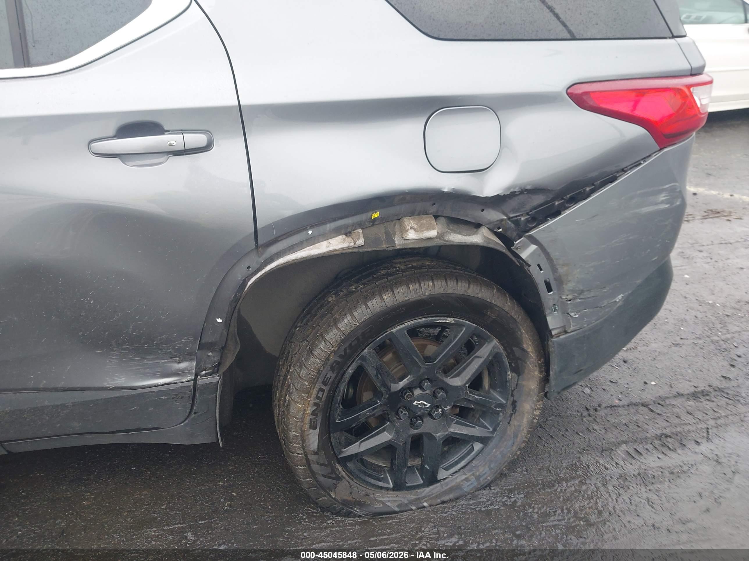 CHEVROLET TRAVERSE image 6