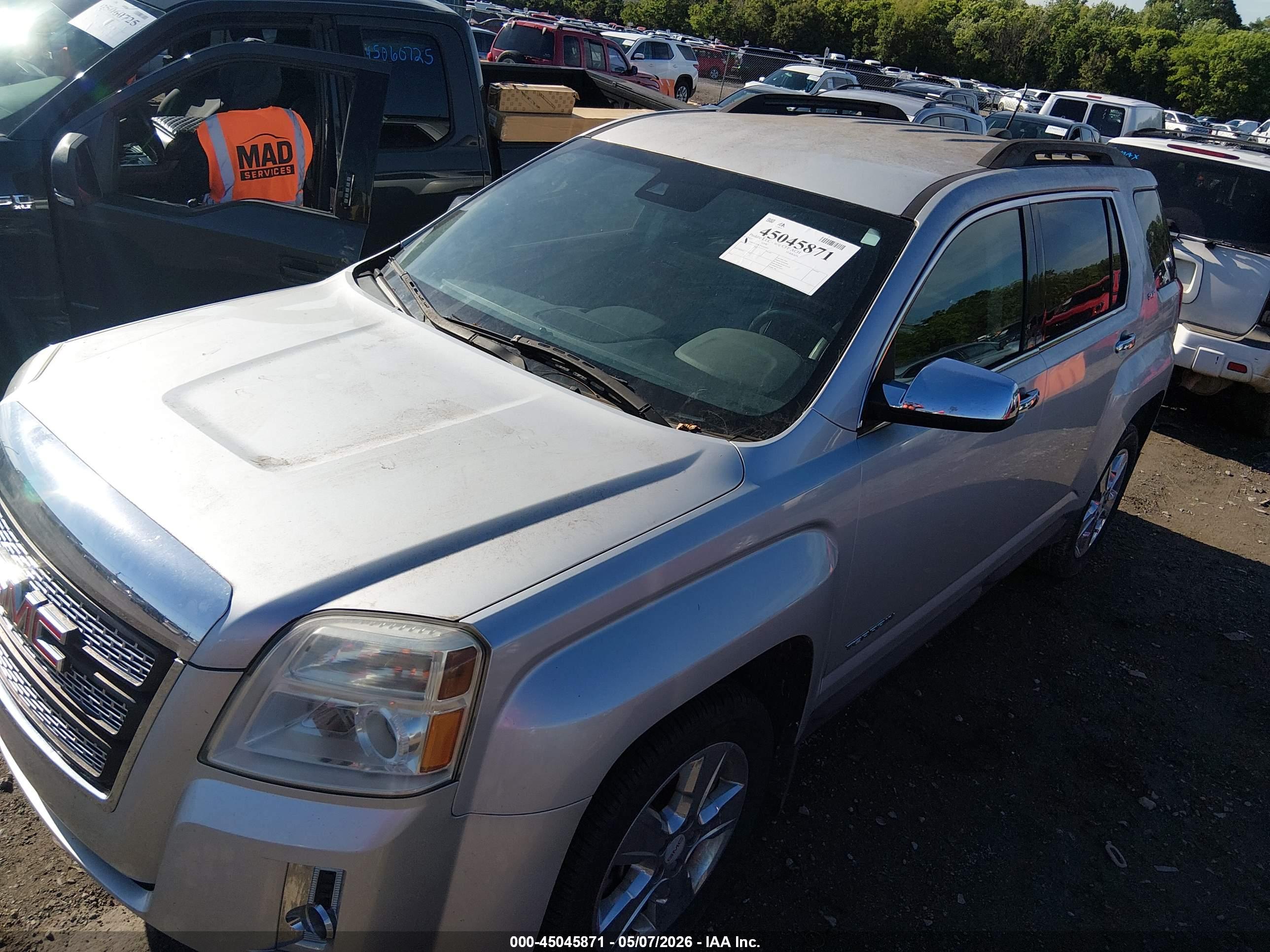 GMC TERRAIN image 6
