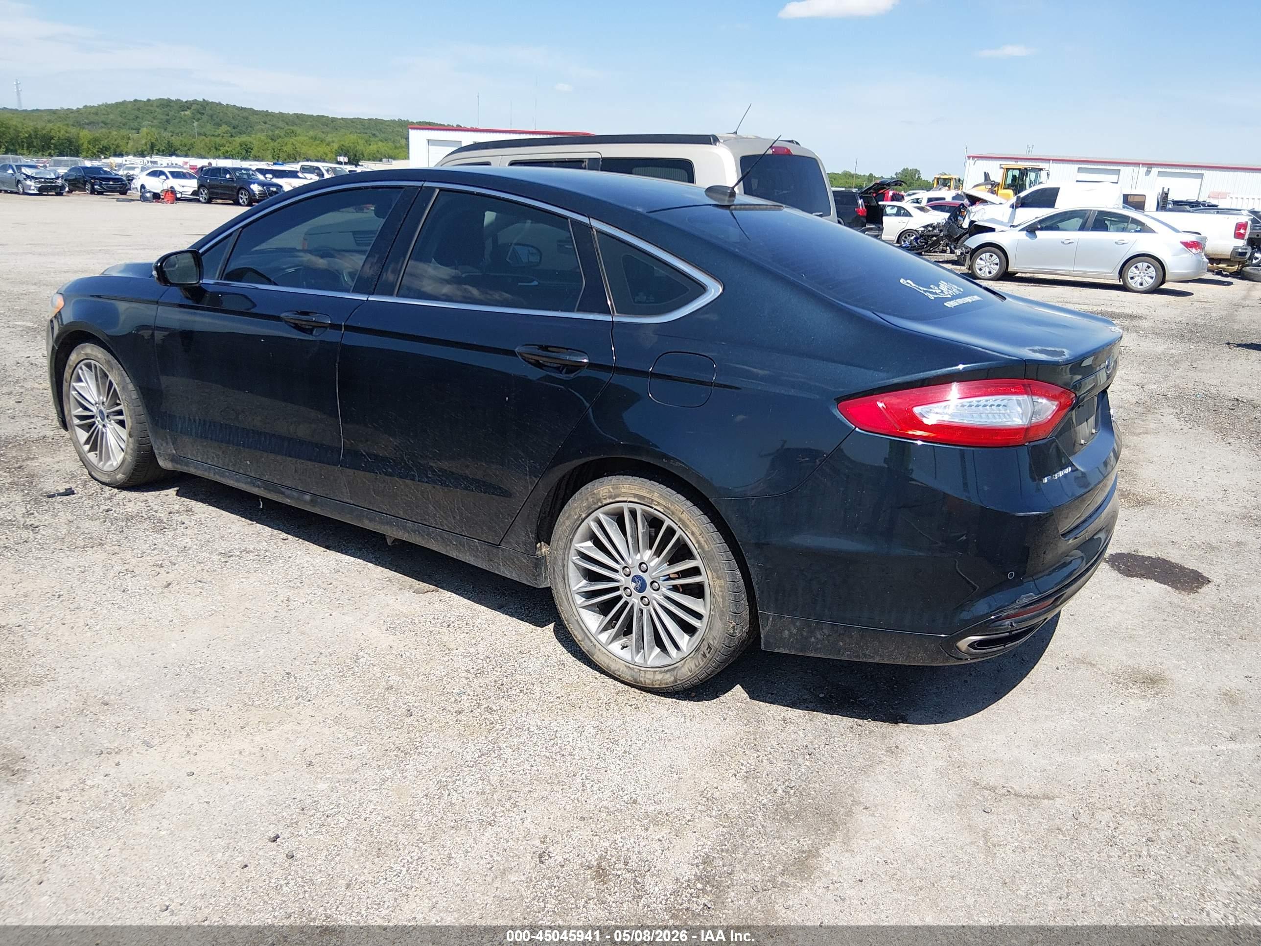 FORD FUSION image 3