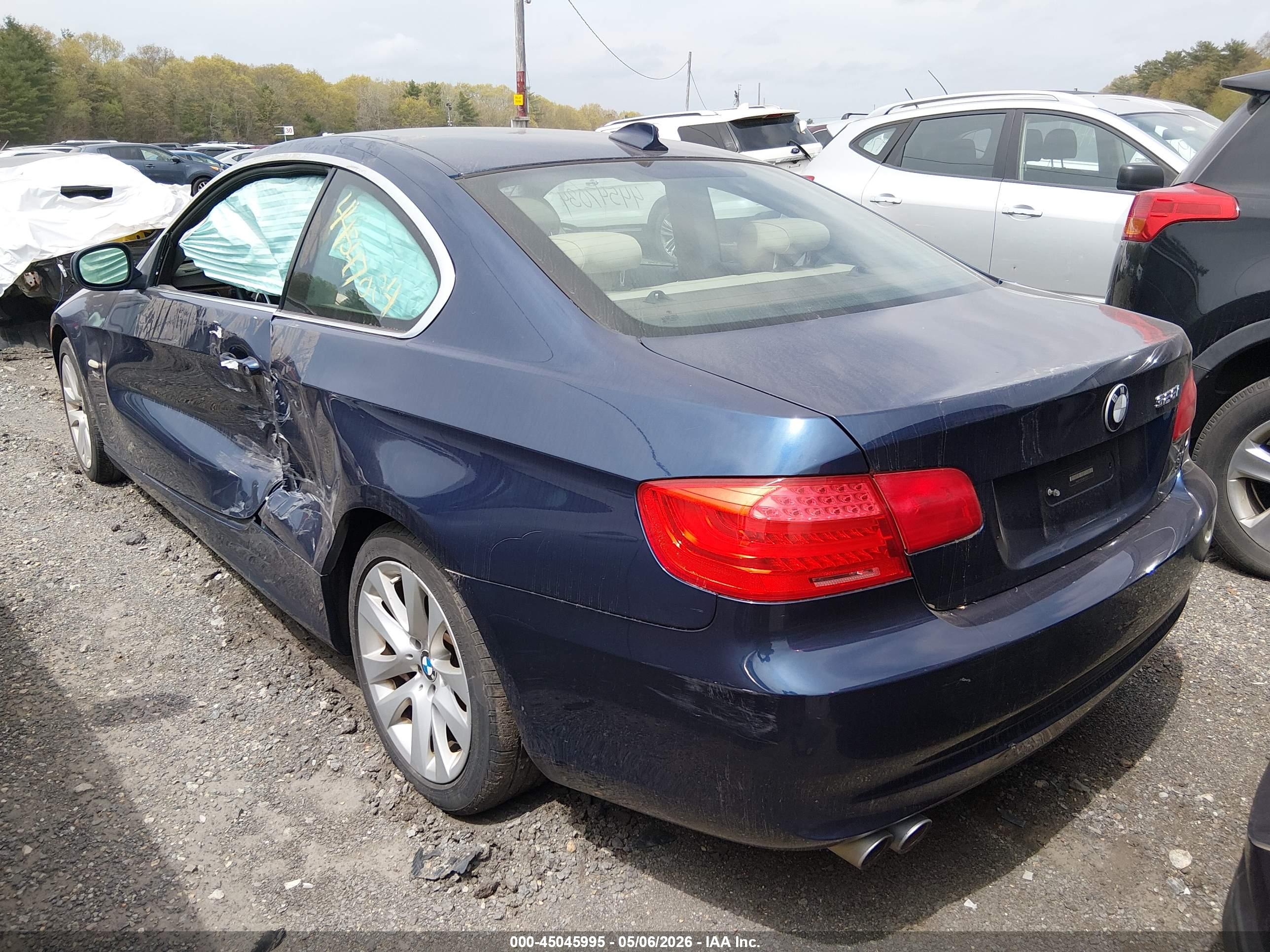 BMW 328I image 3