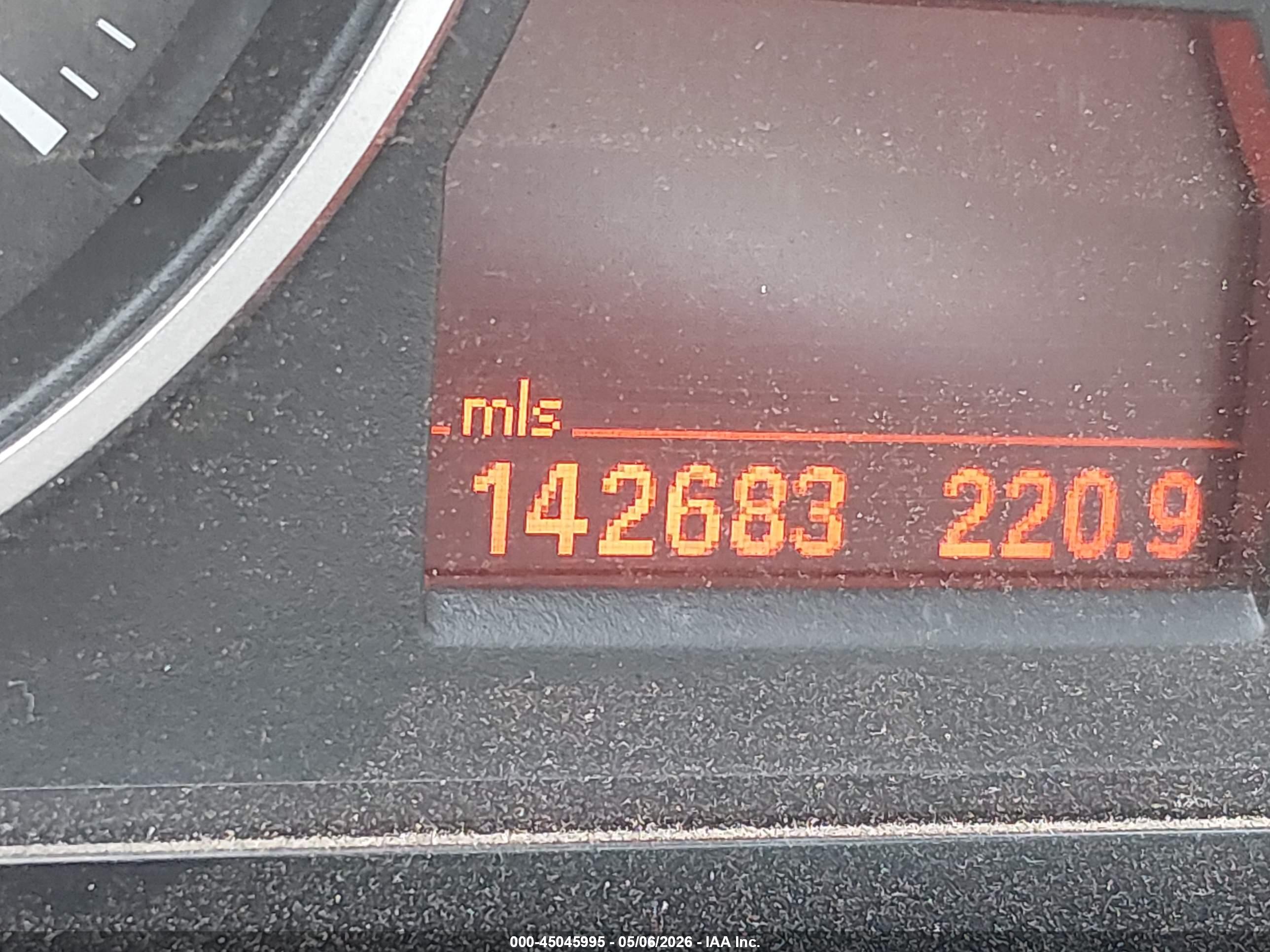 BMW 328I image 7