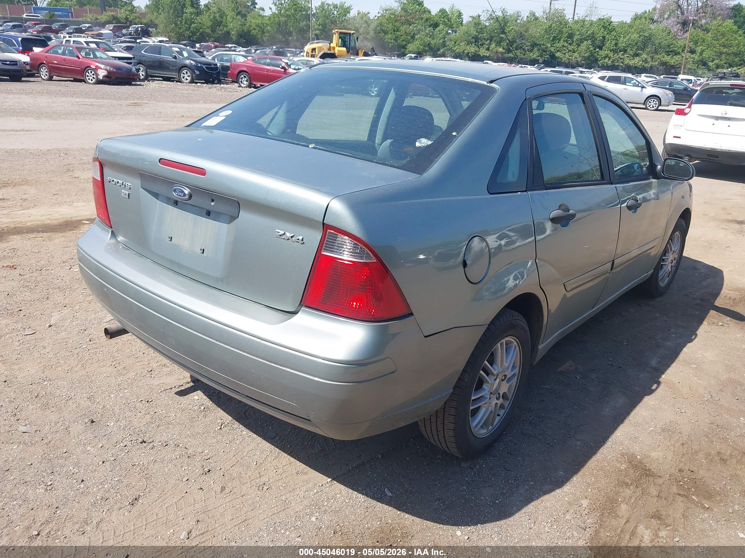 FORD FOCUS image 4